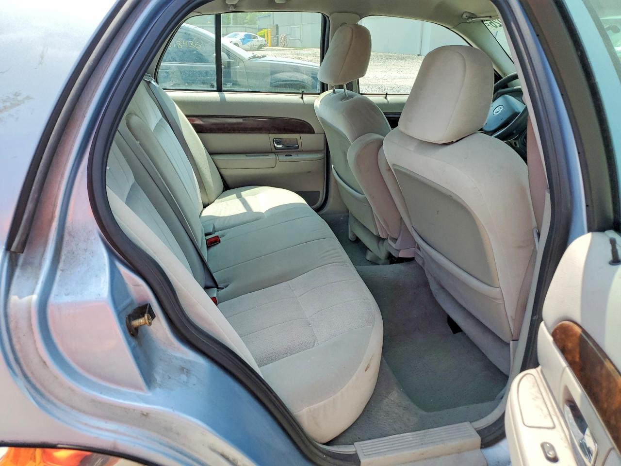 2005 Mercury Grand Marquis Gs Blue vin: 2MEFM74W05X643252