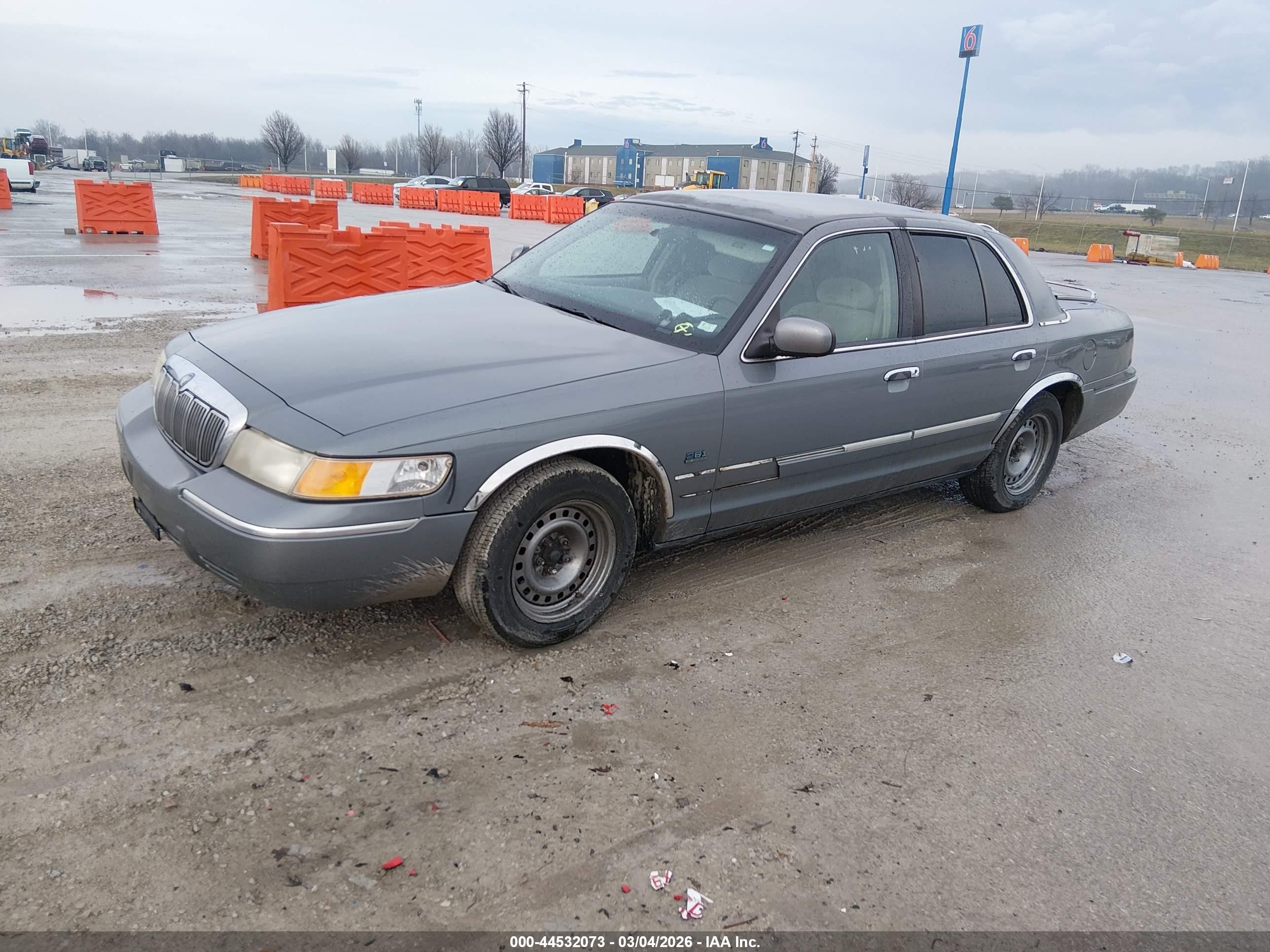 1998 Mercury Grand Marquis   Blue vin: 2MEFM74W0WX602105