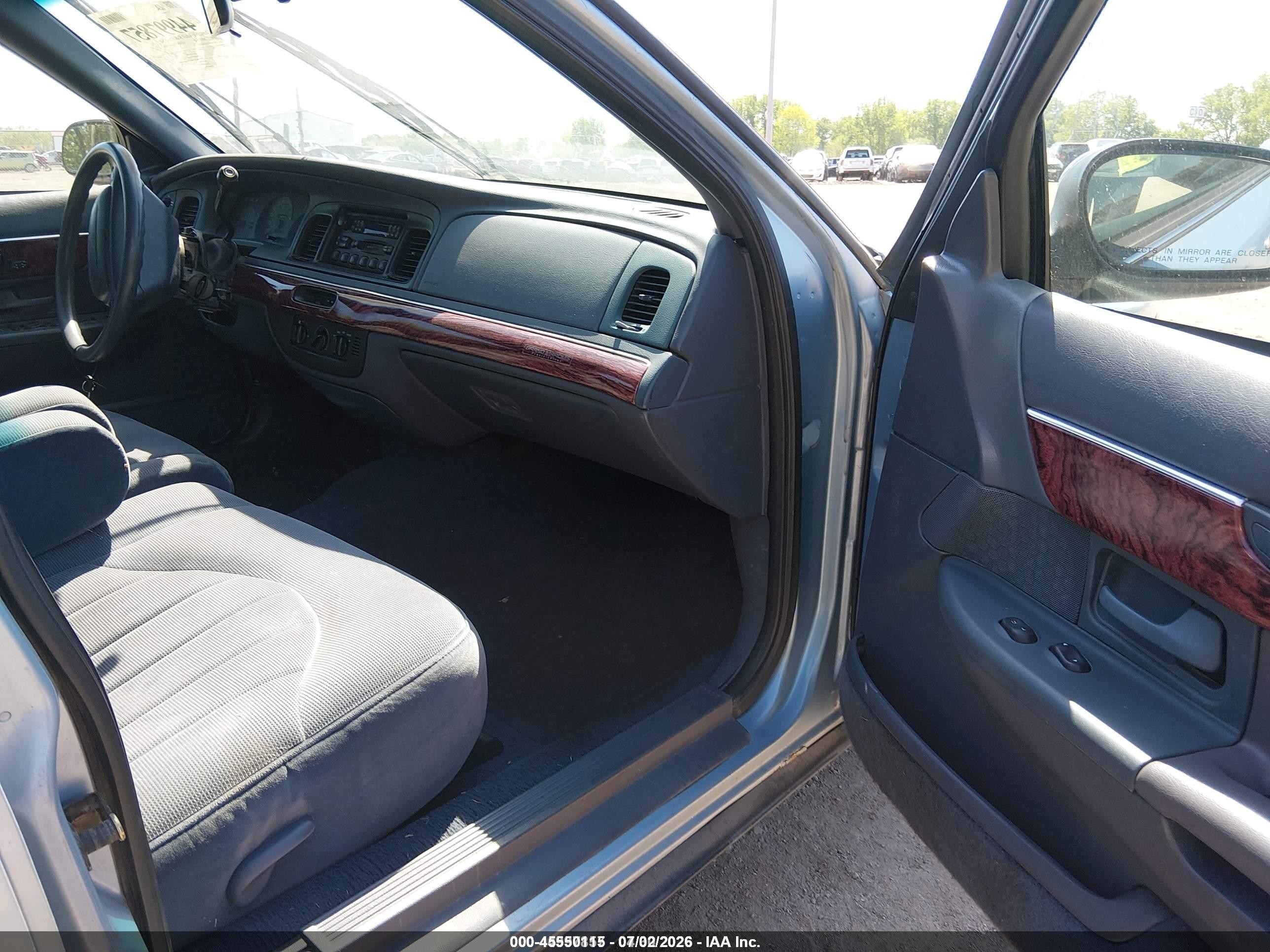 2000 Mercury Grand Marquis Gs Blue vin: 2MEFM74W0YX627167