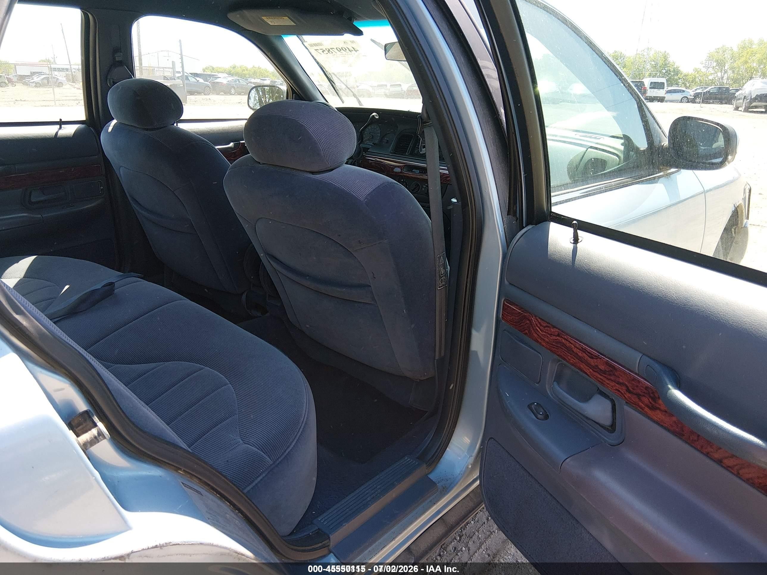 2000 Mercury Grand Marquis Gs Blue vin: 2MEFM74W0YX627167