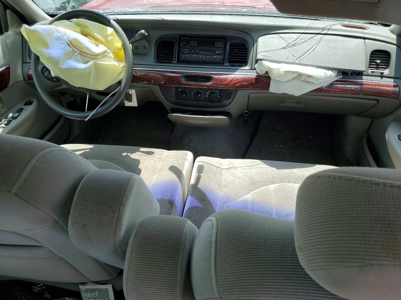 2000 Mercury Grand Marquis Gs Burgundy vin: 2MEFM74W0YX662811