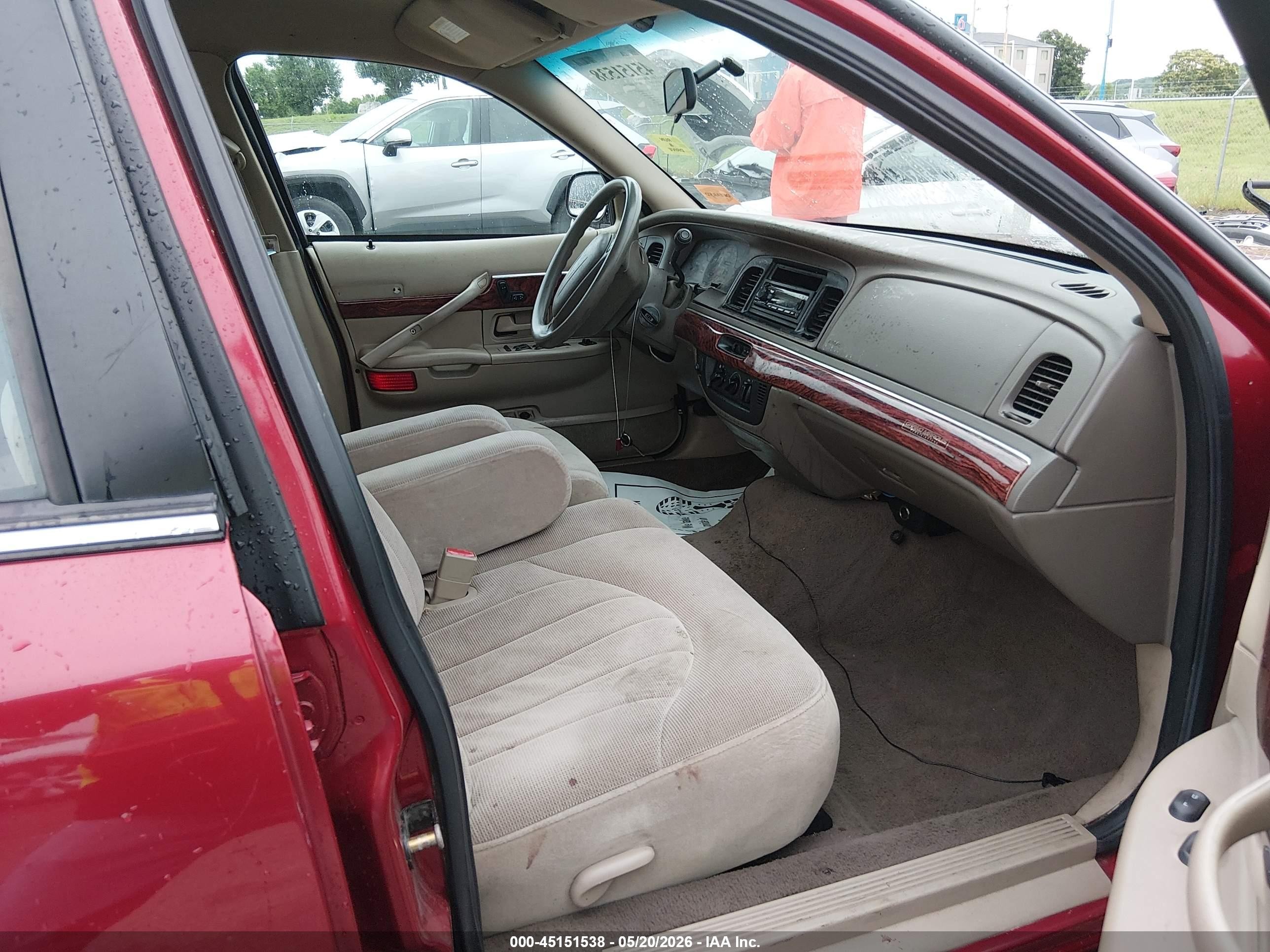 2001 Mercury Grand Marquis Gs Red vin: 2MEFM74W11X631024