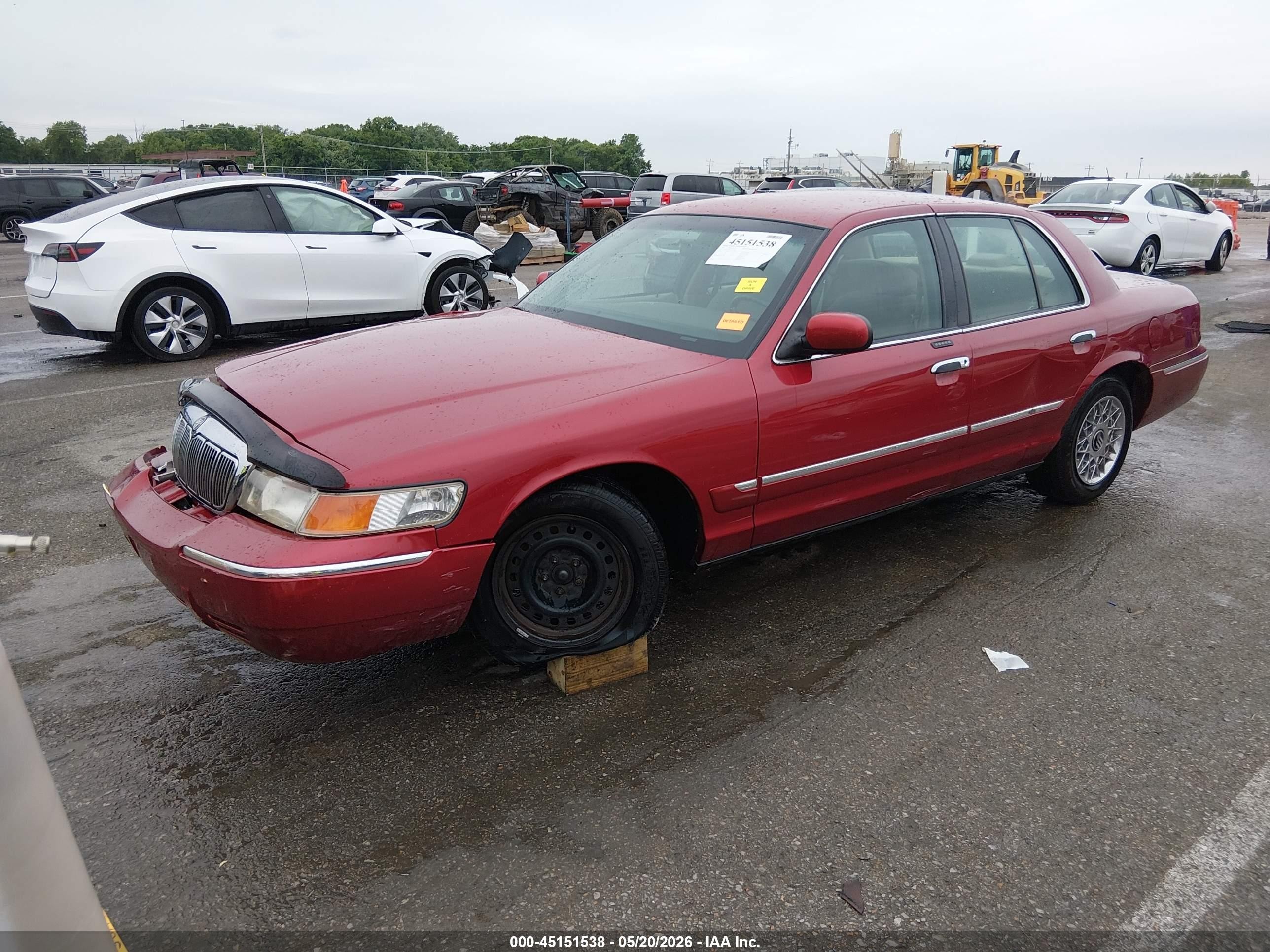 2001 Mercury Grand Marquis Gs Red vin: 2MEFM74W11X631024