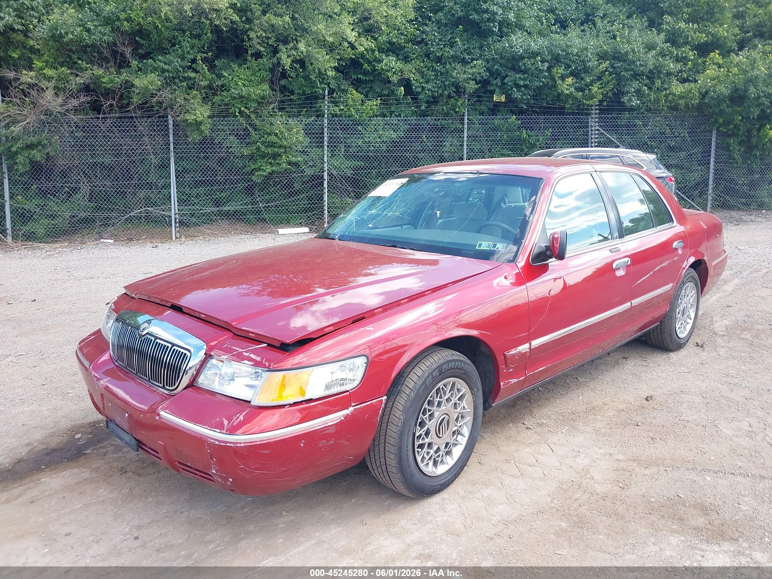 2001 Mercury Grand Marquis Gs Red vin: 2MEFM74W11X657350