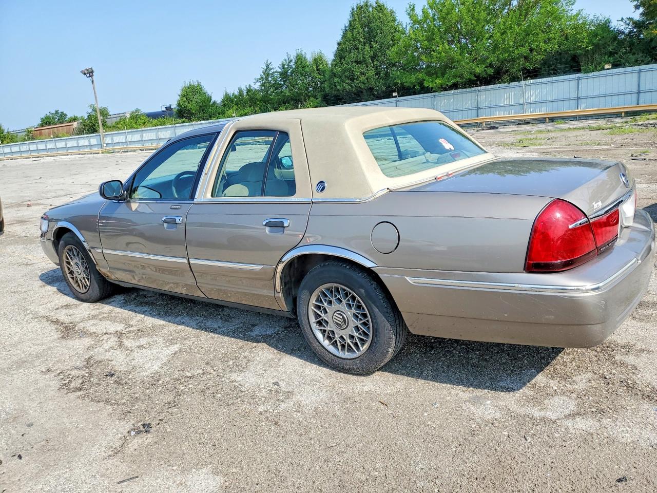 2001 Mercury Grand Marquis Gs Tan vin: 2MEFM74W11X660250