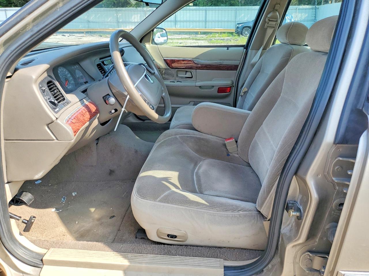 2001 Mercury Grand Marquis Gs Tan vin: 2MEFM74W11X660250