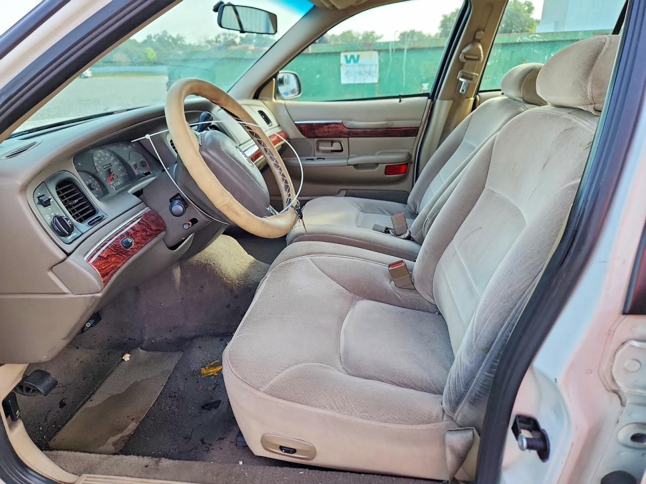 2002 Mercury Grand Marquis Gs White vin: 2MEFM74W12X601815