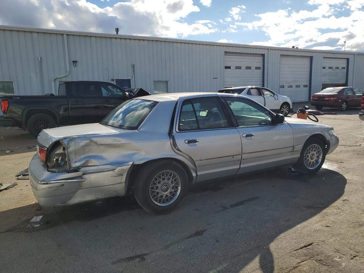 2002 Mercury Grand Marquis Gs Blue vin: 2MEFM74W12X629386
