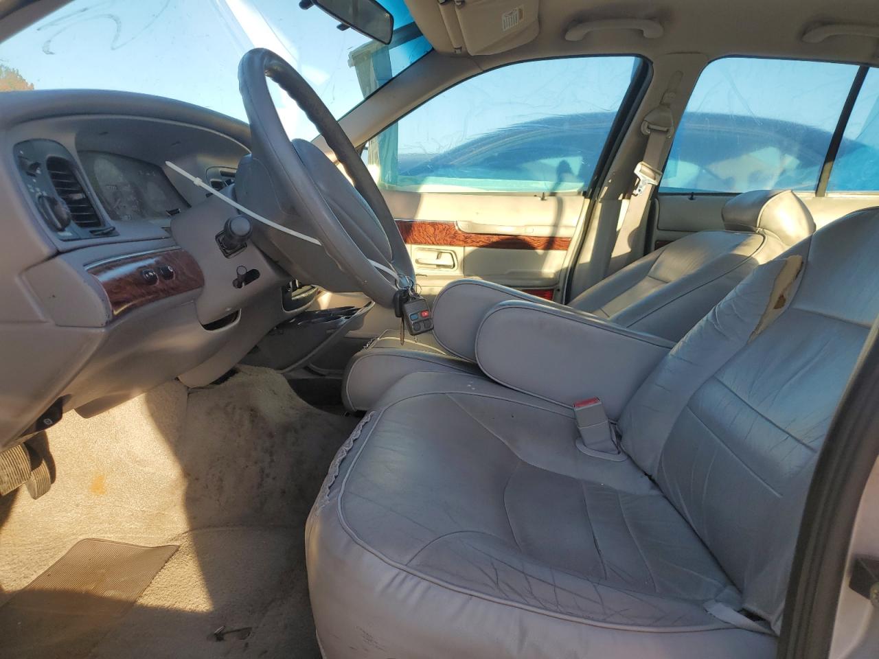 2002 Mercury Grand Marquis Gs Blue vin: 2MEFM74W12X629386