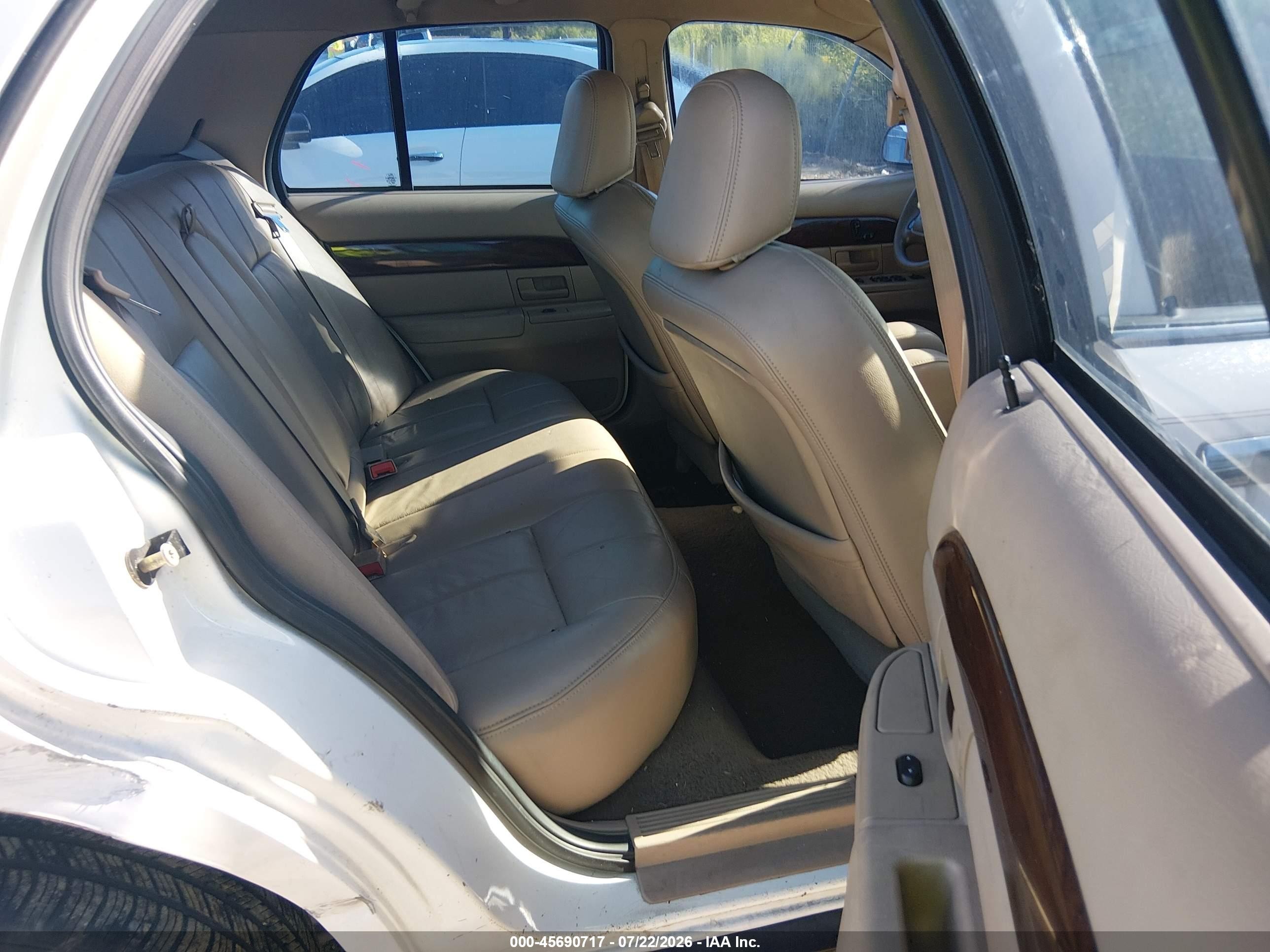 2004 Mercury Grand Marquis Gs White vin: 2MEFM74W14X617967