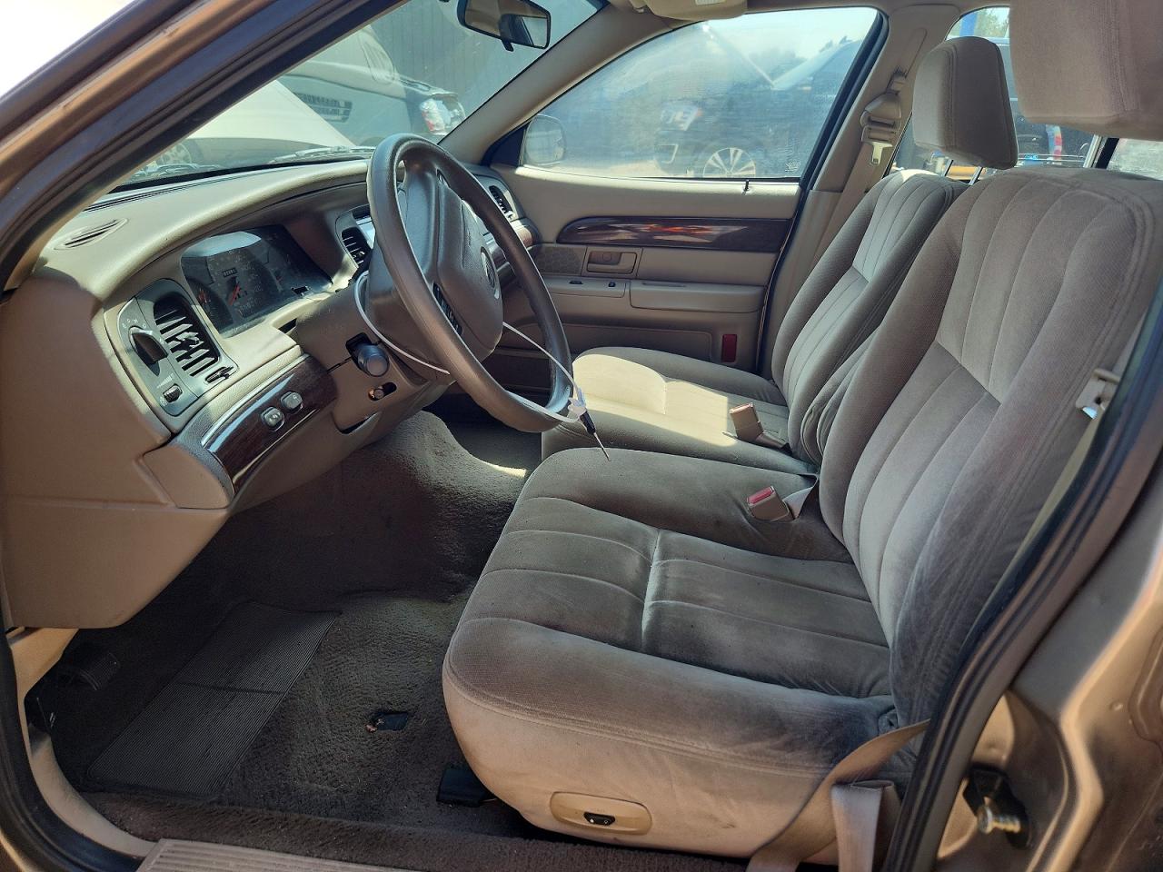 2004 Mercury Grand Marquis Gs Tan vin: 2MEFM74W14X635272