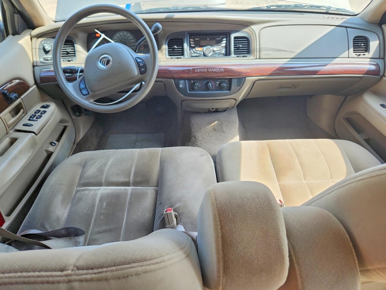 2004 Mercury Grand Marquis Gs Tan vin: 2MEFM74W14X635272
