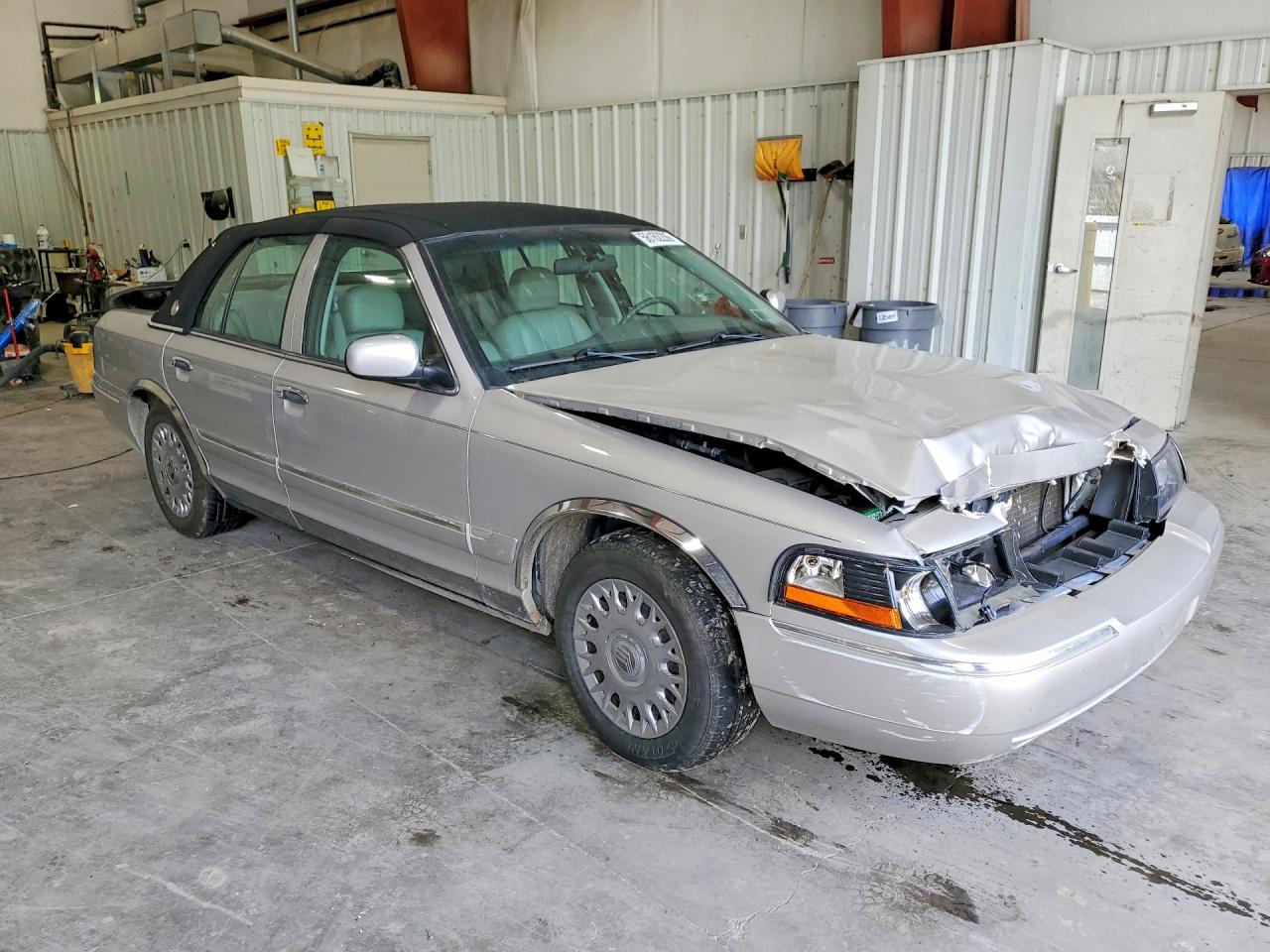2004 Mercury Grand Marquis Gs Silver vin: 2MEFM74W14X645333