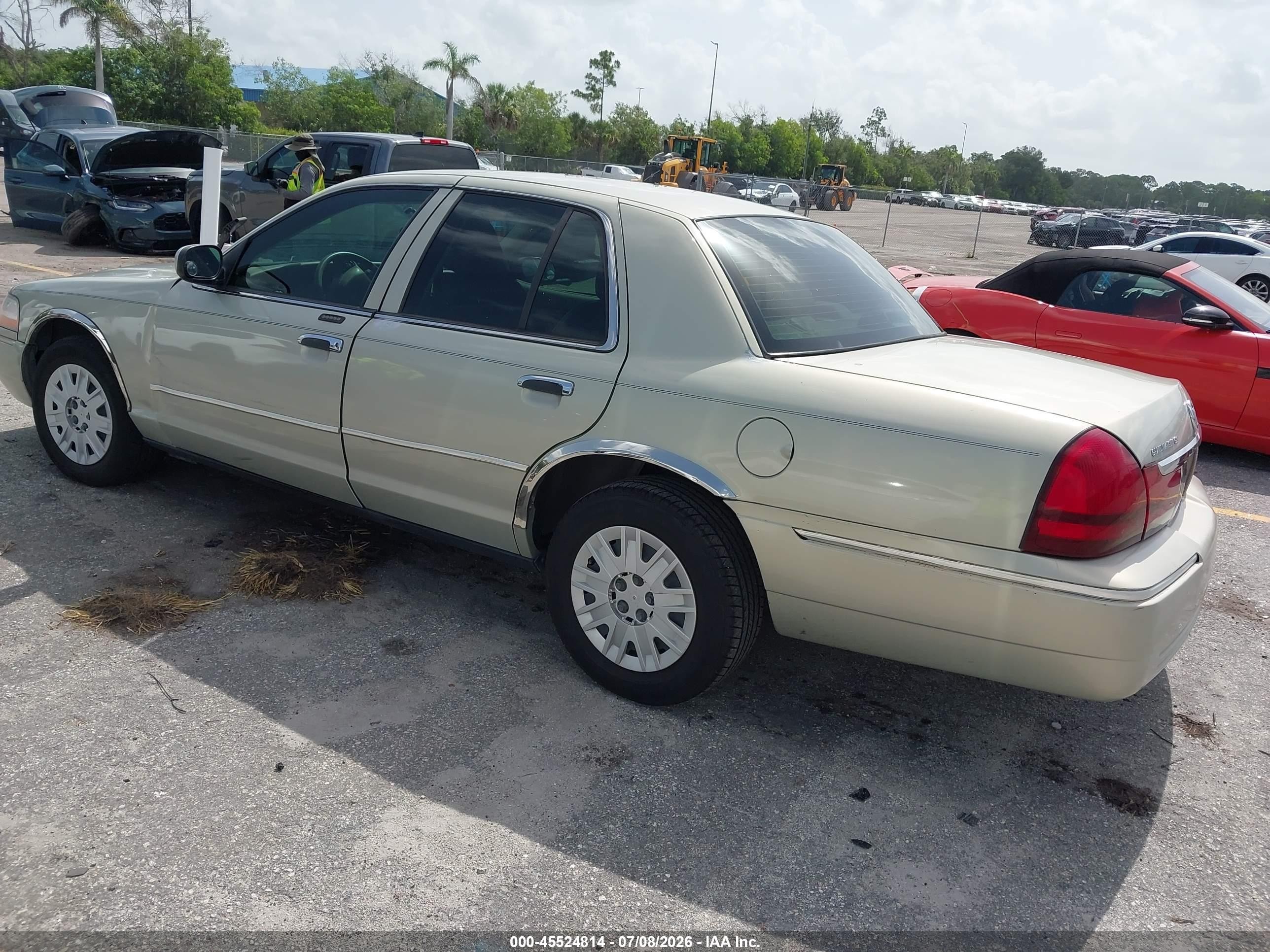 2004 Mercury Grand Marquis Gs Beige vin: 2MEFM74W14X672757