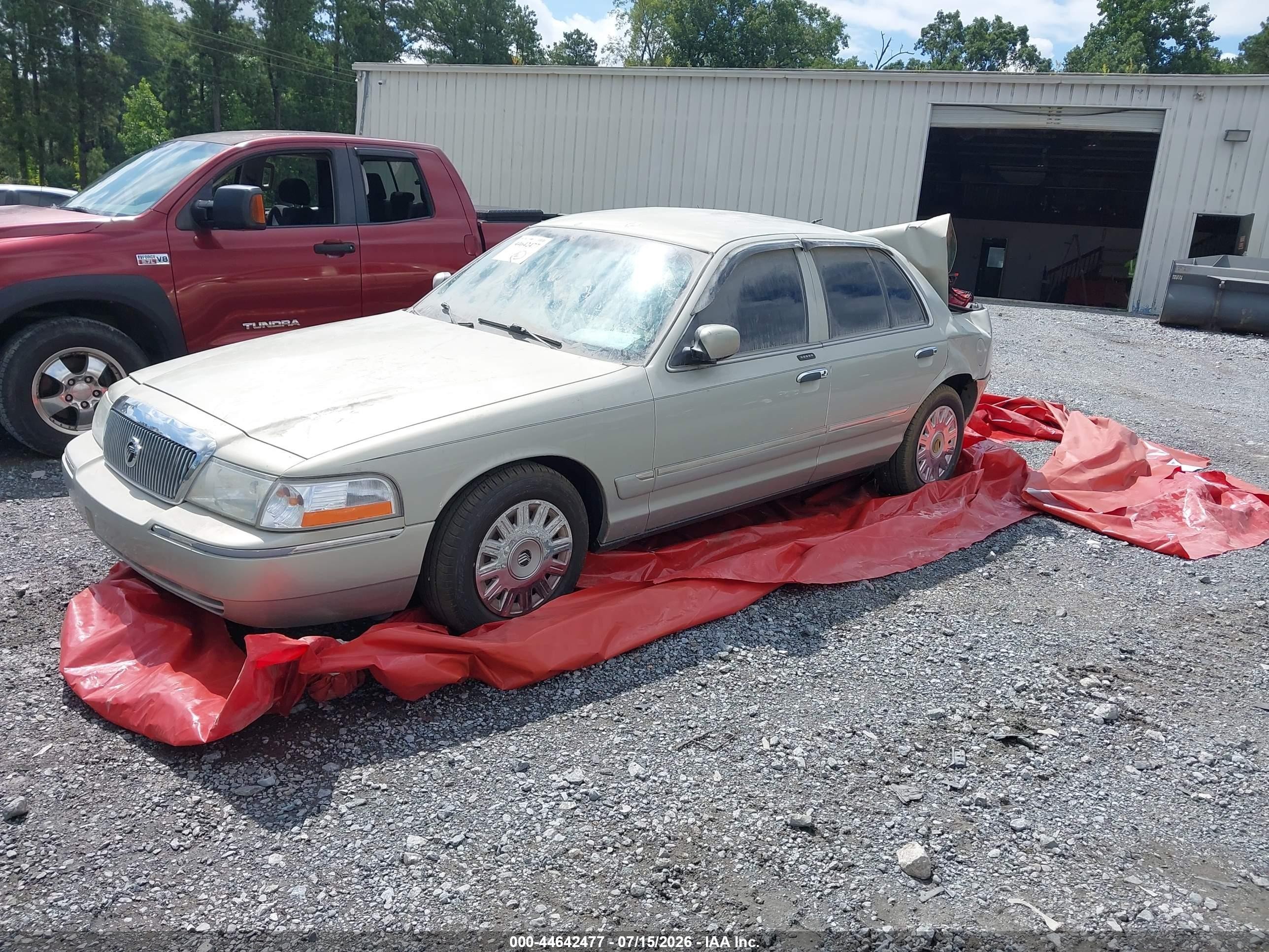 2005 Mercury Grand Marquis Gs Silver vin: 2MEFM74W15X619431