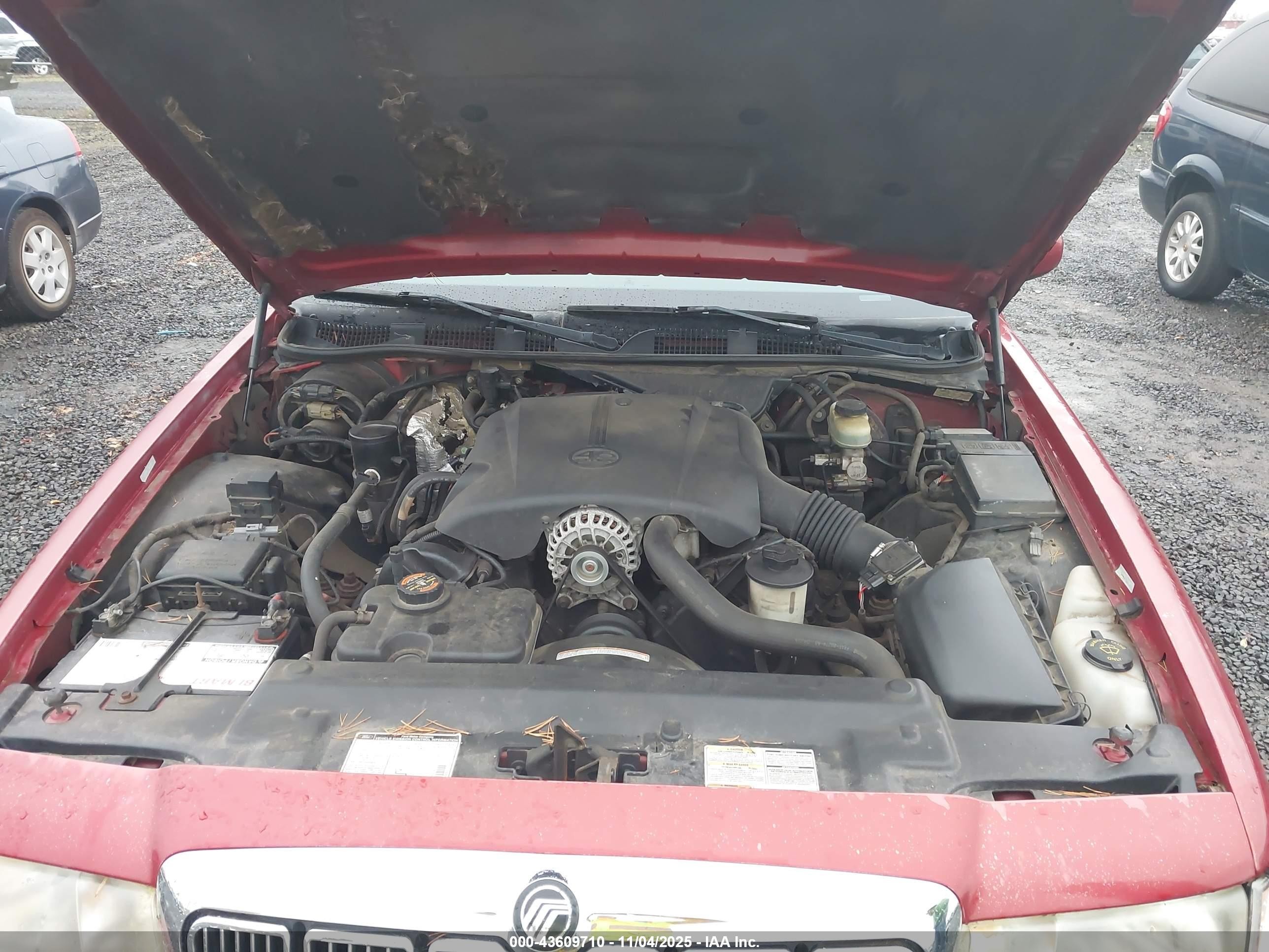 1998 Mercury Grand Marquis   Red vin: 2MEFM74W1WX612030