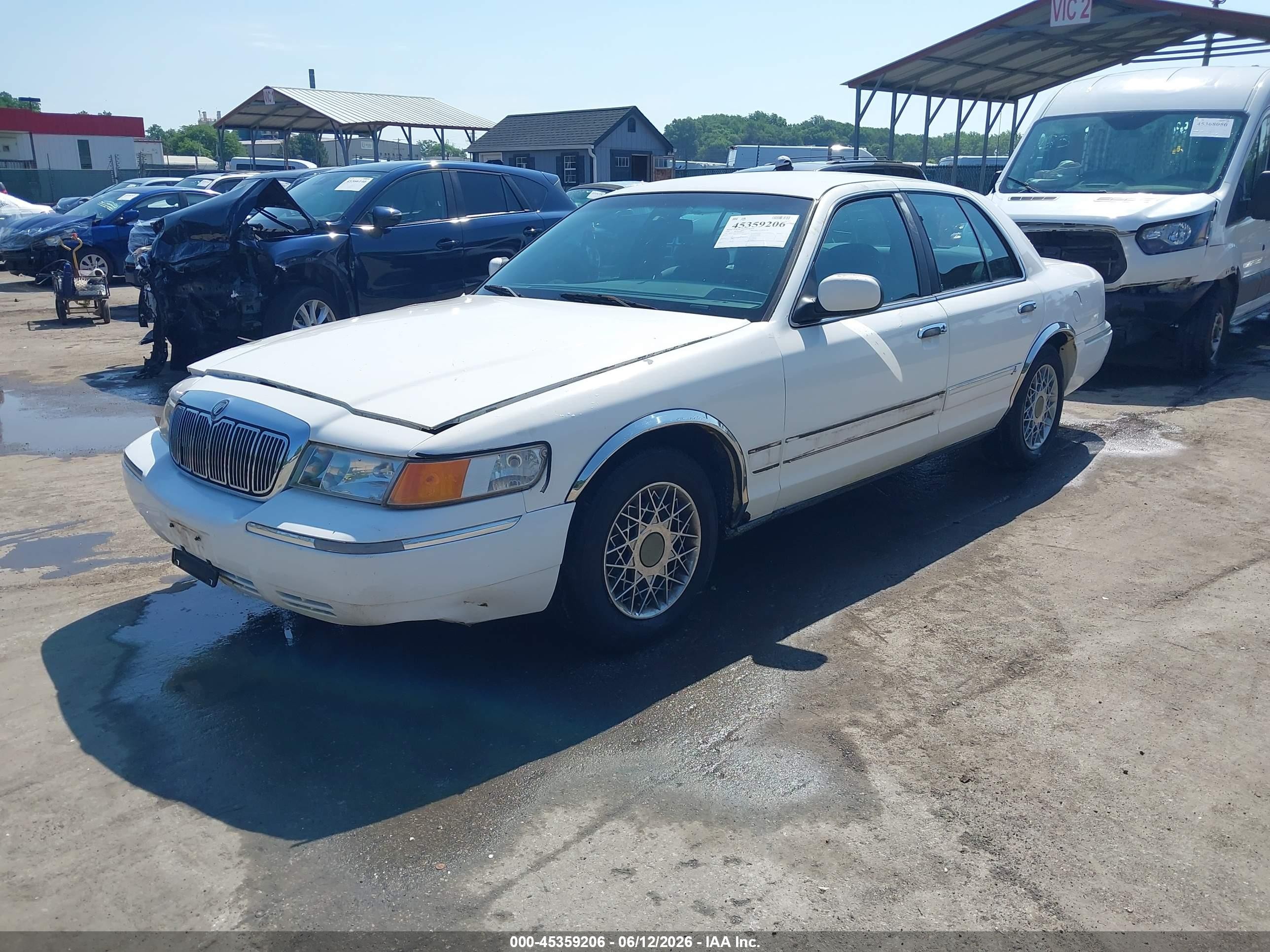 1998 Mercury Grand Marquis   Белый vin: 2MEFM74W1WX685009