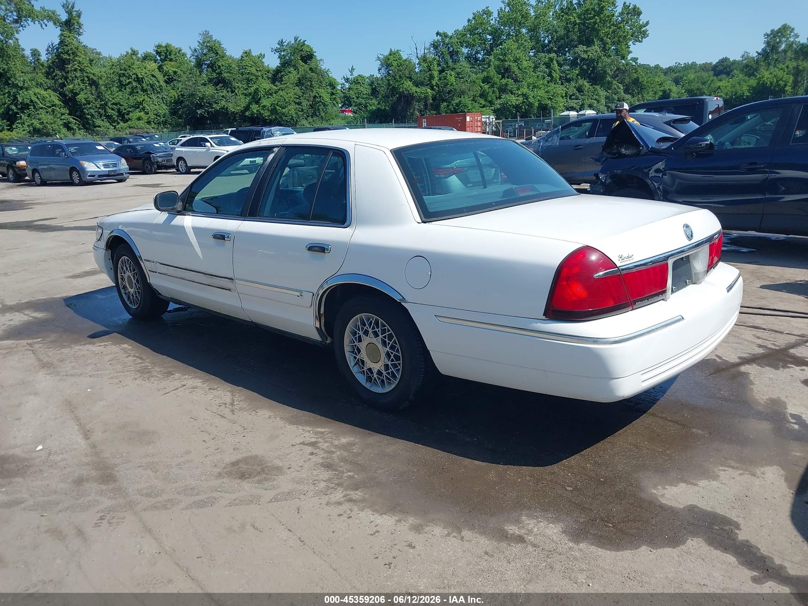 1998 Mercury Grand Marquis   Белый vin: 2MEFM74W1WX685009