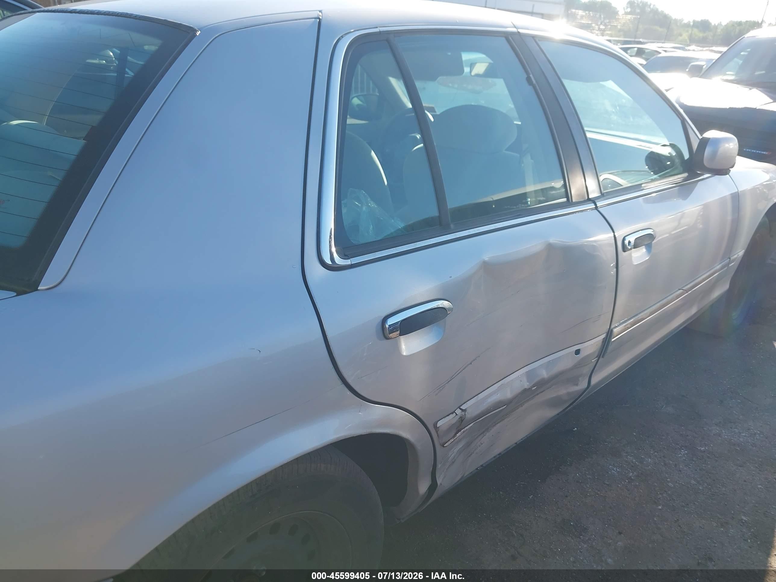 1999 Mercury Grand Marquis Gs Серебряный vin: 2MEFM74W1XX640248
