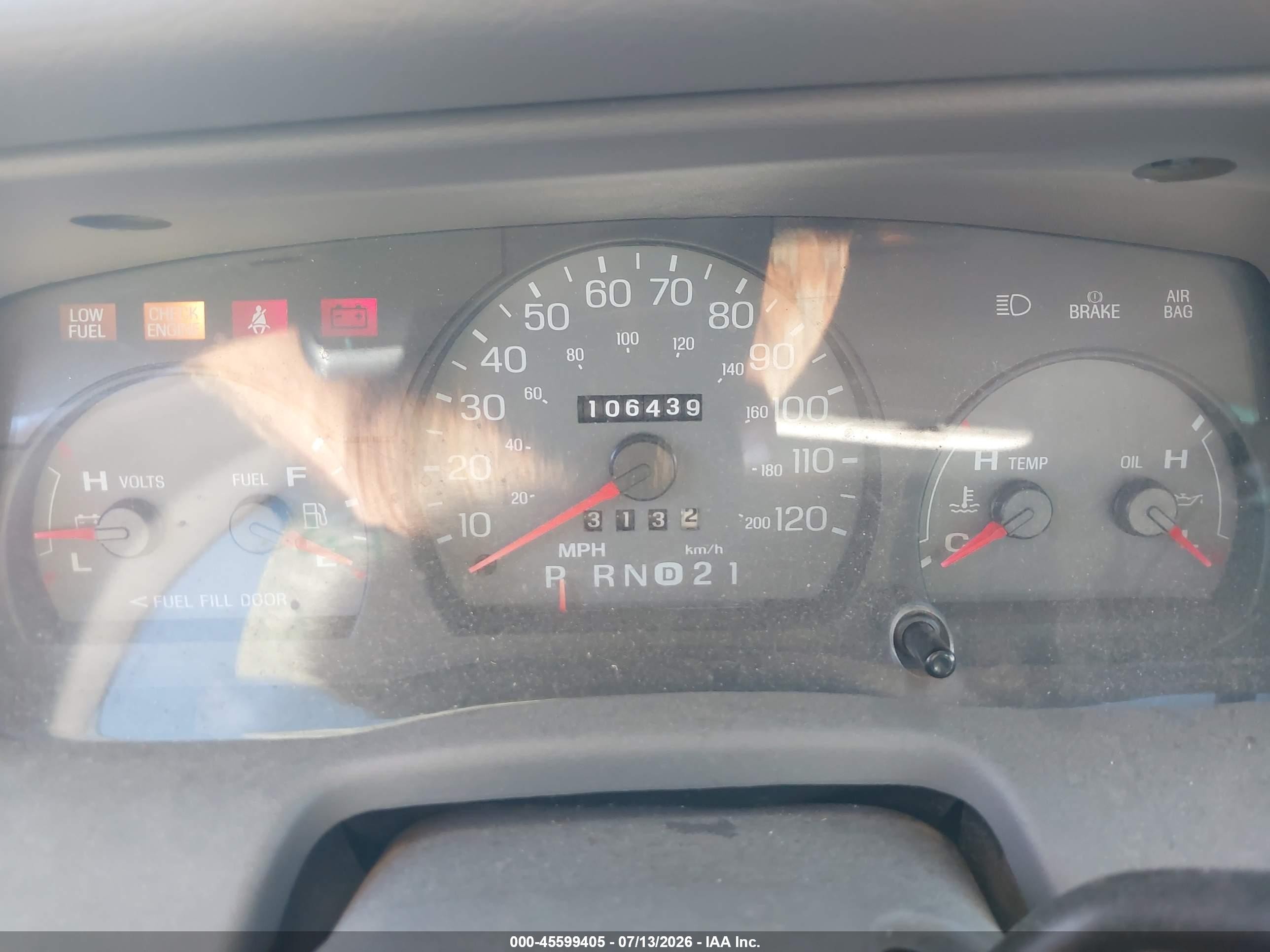 1999 Mercury Grand Marquis Gs Серебряный vin: 2MEFM74W1XX640248