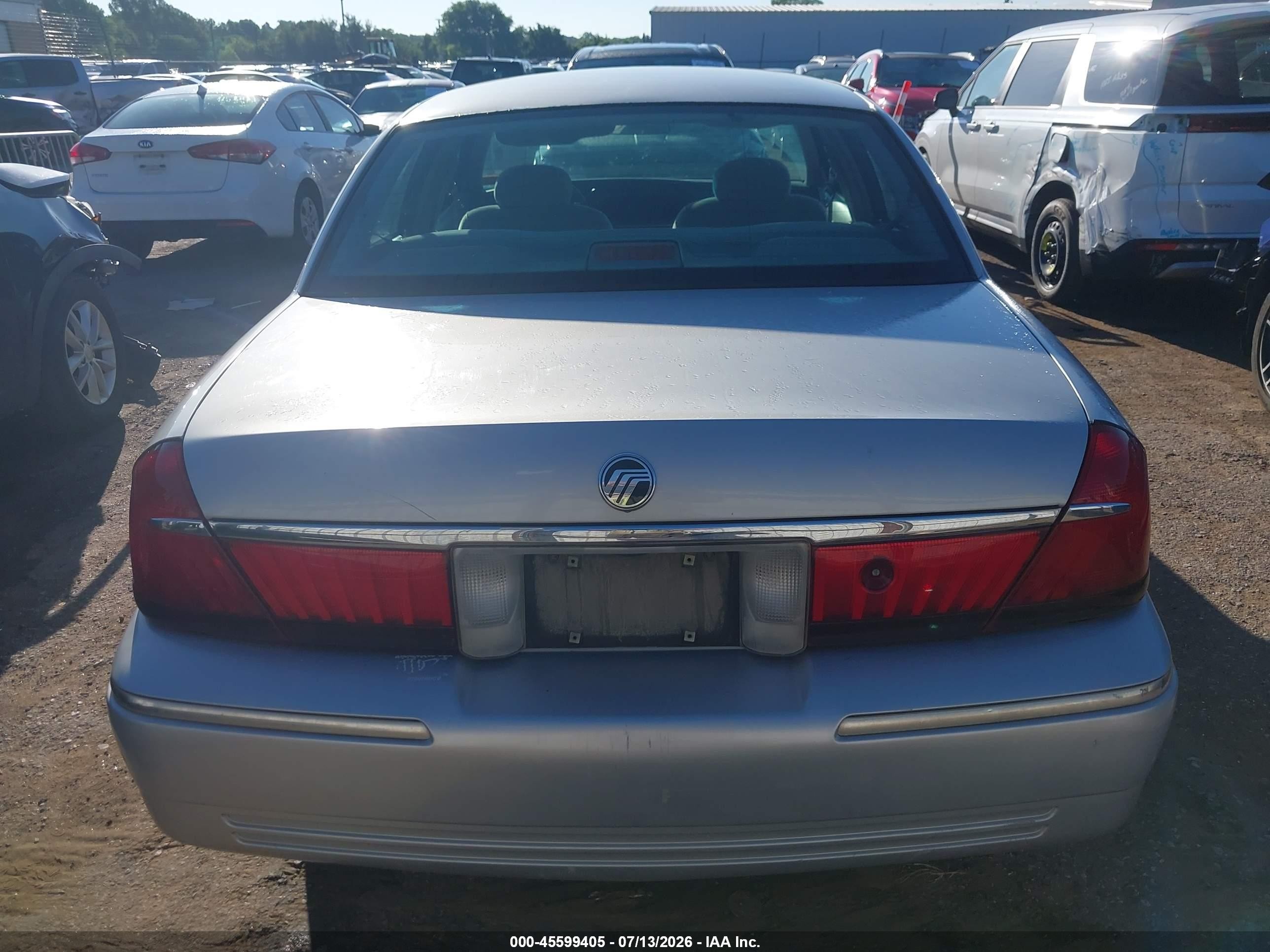 1999 Mercury Grand Marquis Gs Серебряный vin: 2MEFM74W1XX640248