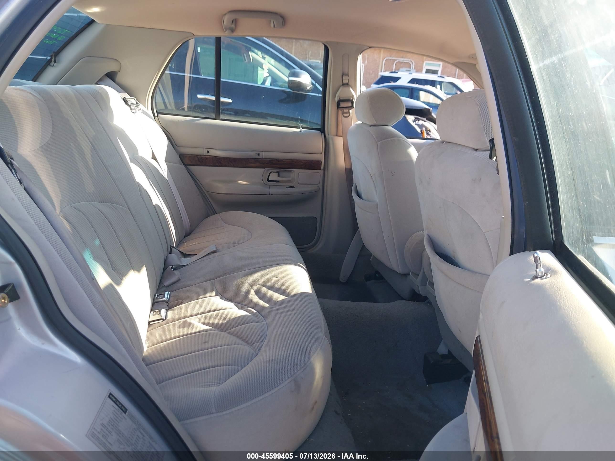 1999 Mercury Grand Marquis Gs Серебряный vin: 2MEFM74W1XX640248