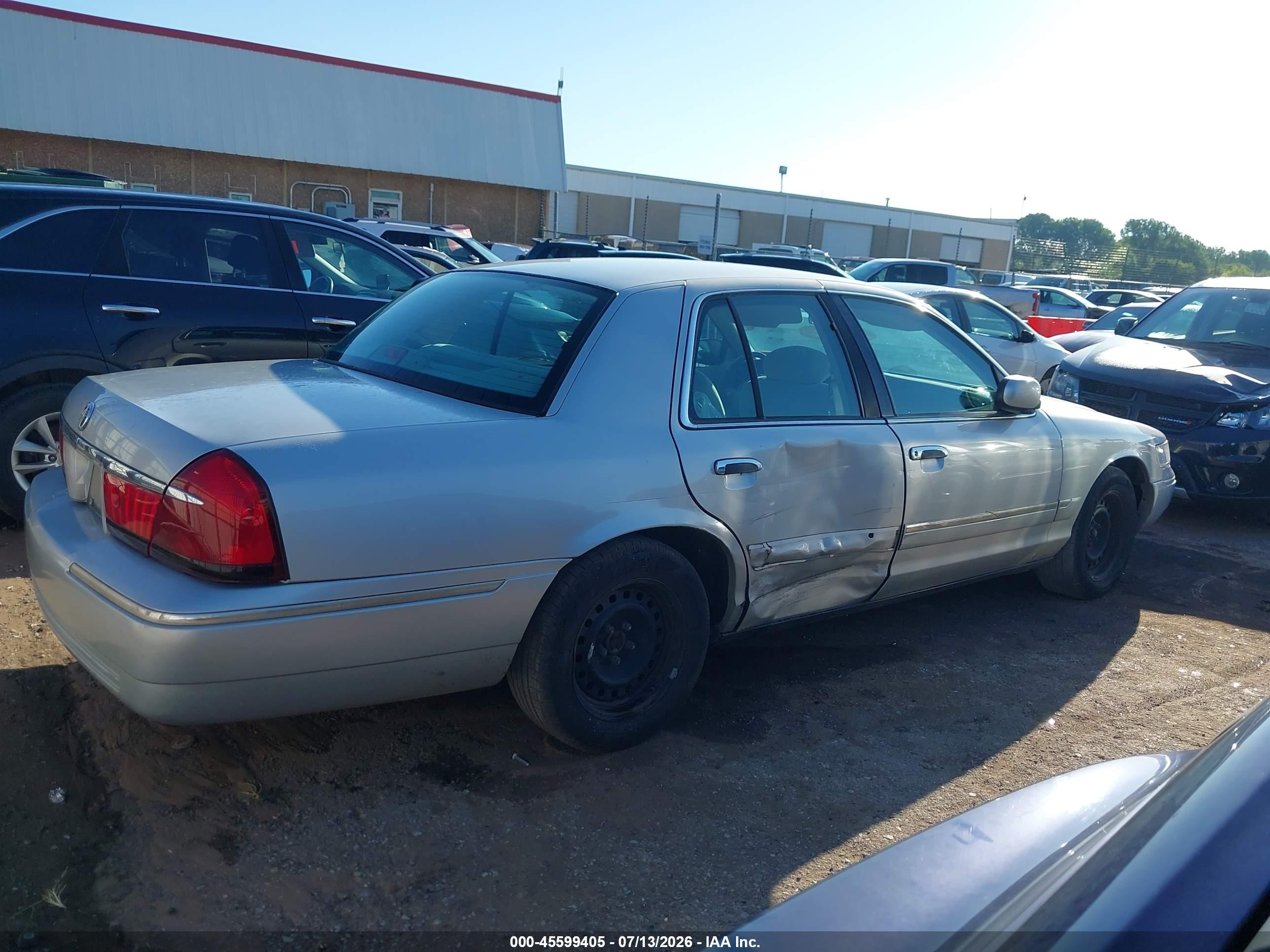 1999 Mercury Grand Marquis Gs Серебряный vin: 2MEFM74W1XX640248