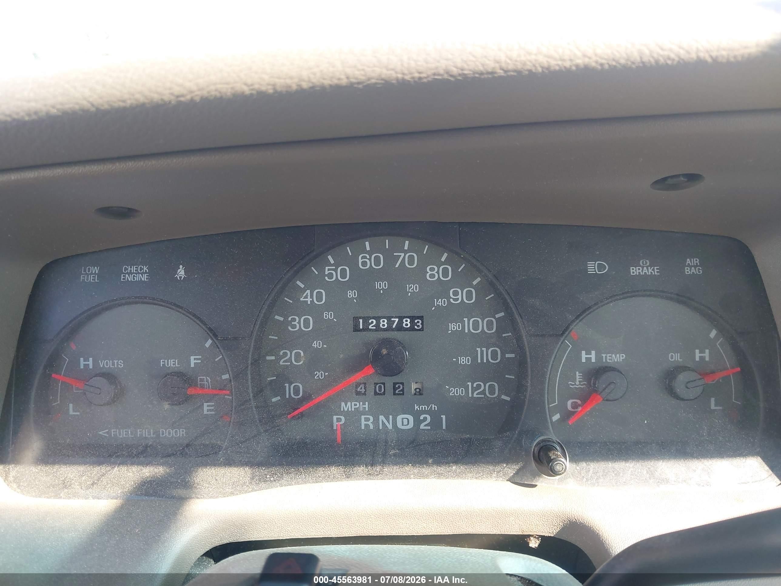 2000 Mercury Grand Marquis Gs Cream vin: 2MEFM74W1YX714916