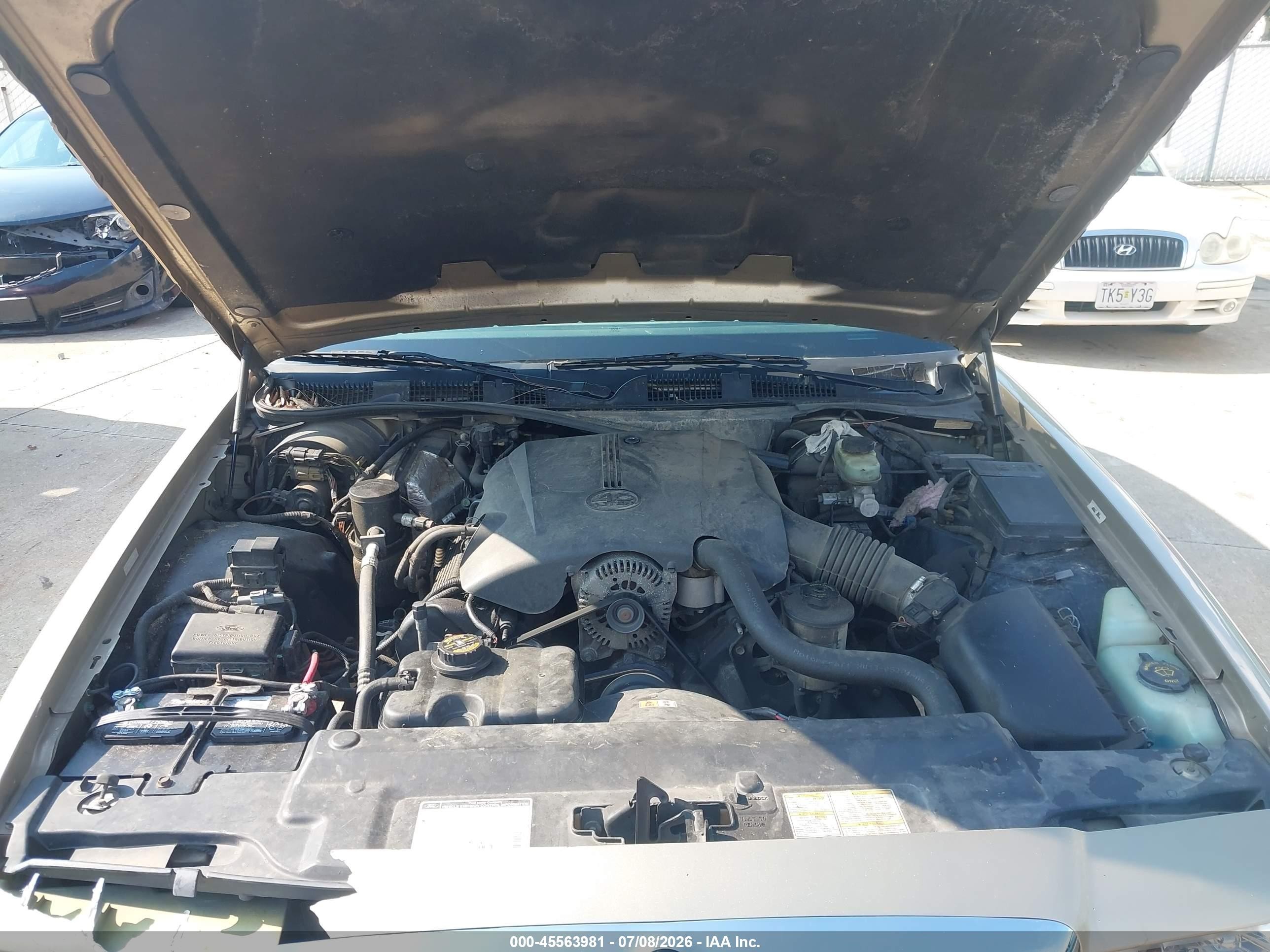2000 Mercury Grand Marquis Gs Cream vin: 2MEFM74W1YX714916