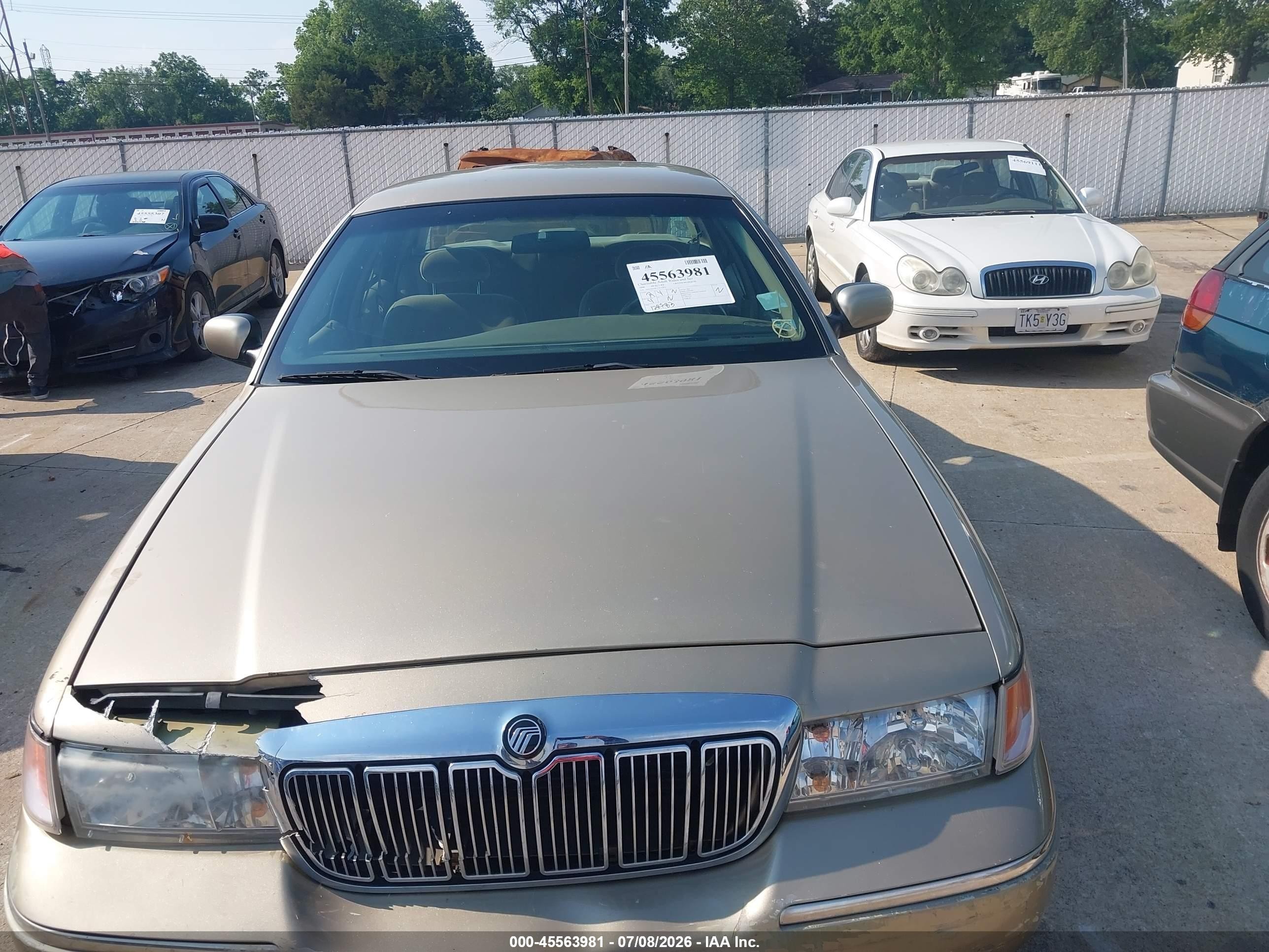 2000 Mercury Grand Marquis Gs Cream vin: 2MEFM74W1YX714916