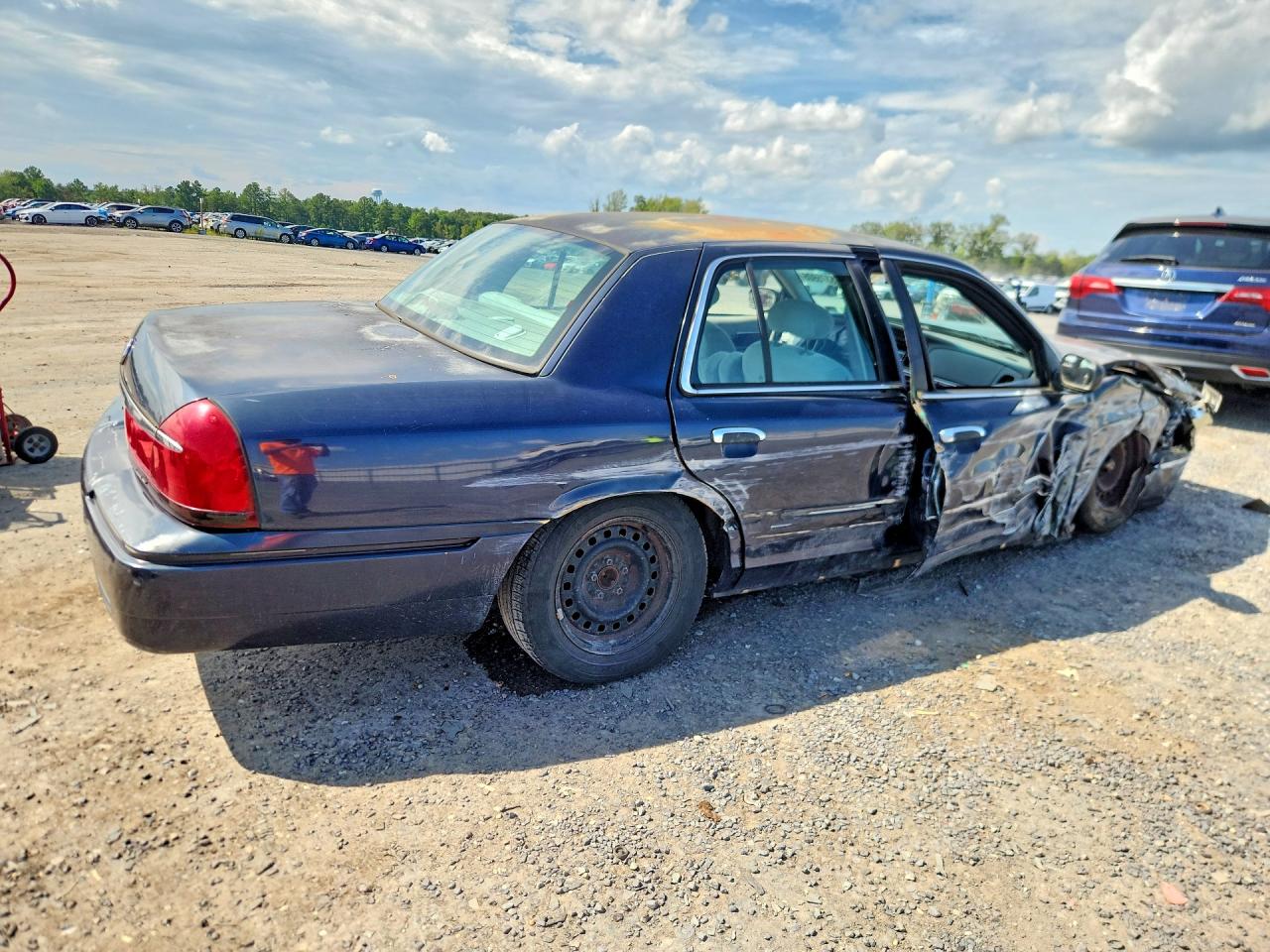 2000 Mercury Grand Marquis Gs Blue vin: 2MEFM74W1YX743039