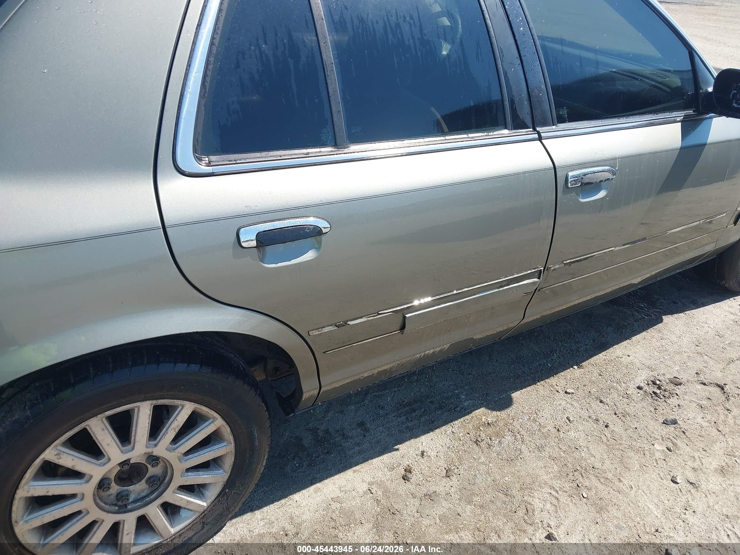 2003 Mercury Grand Marquis Gs Серый vin: 2MEFM74W23X624103