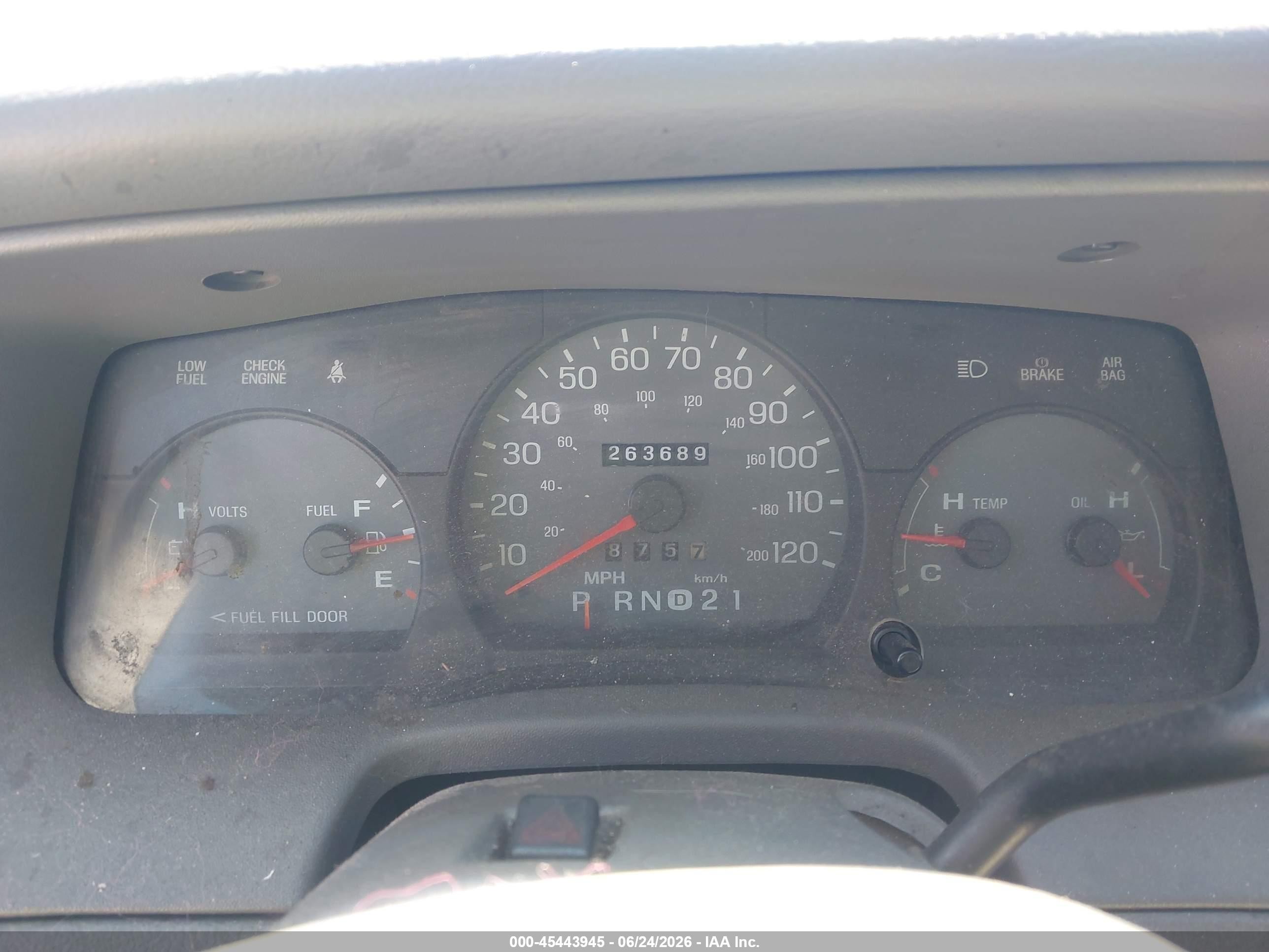 2003 Mercury Grand Marquis Gs Серый vin: 2MEFM74W23X624103