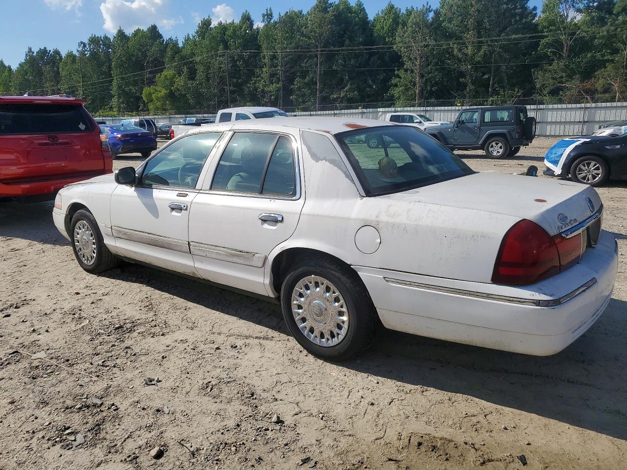 2003 Mercury Grand Marquis White vin: 2MEFM74W23X680400