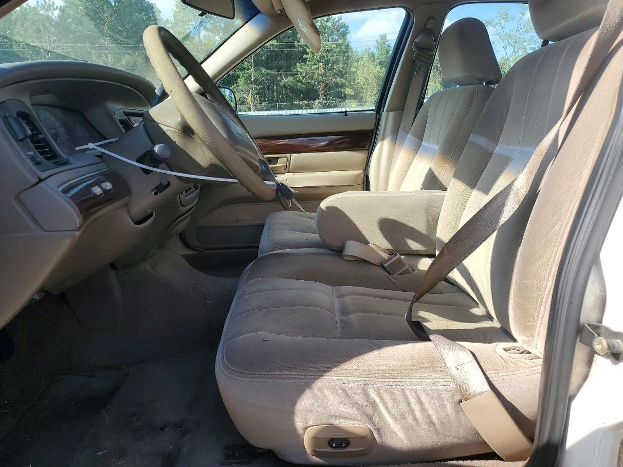 2003 Mercury Grand Marquis White vin: 2MEFM74W23X680400