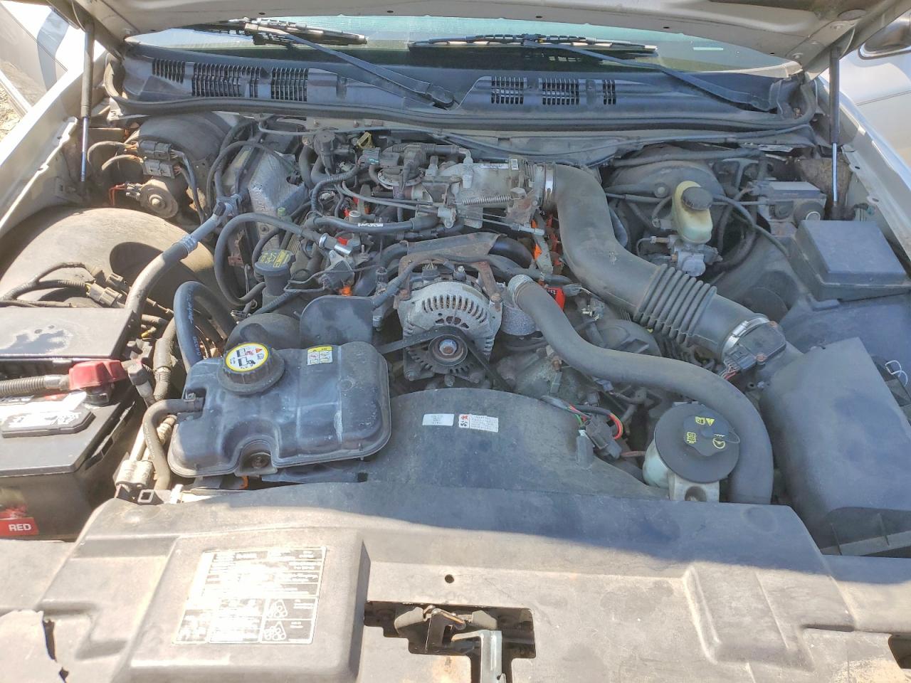 2003 Mercury Grand Marquis Gs Серебряный vin: 2MEFM74W23X686147