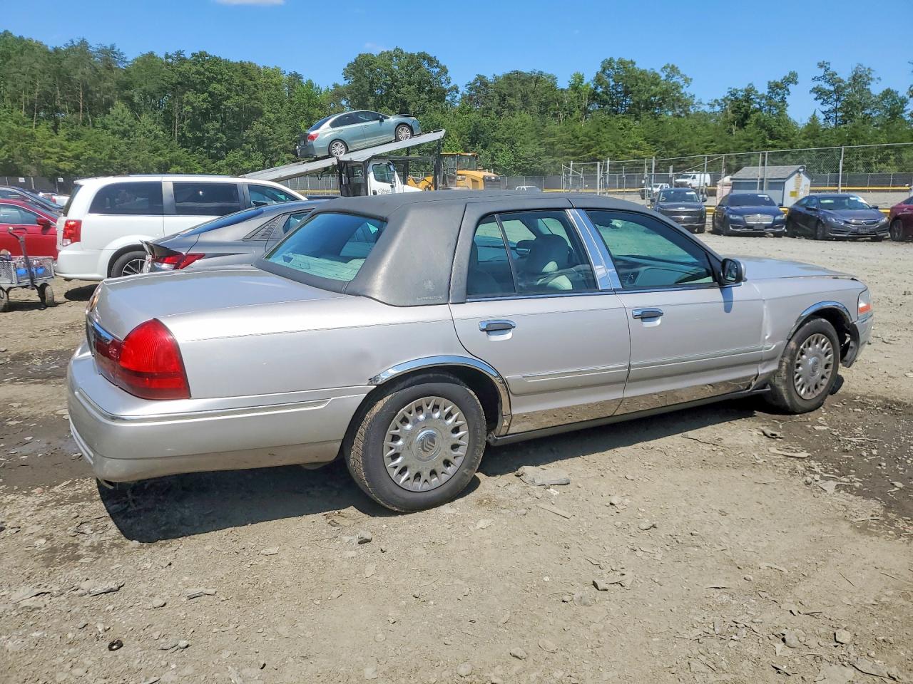2003 Mercury Grand Marquis Gs Серебряный vin: 2MEFM74W23X686147