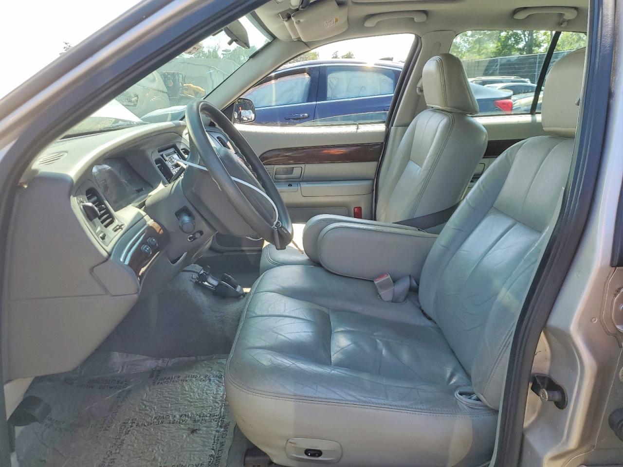 2003 Mercury Grand Marquis Gs Серебряный vin: 2MEFM74W23X686147