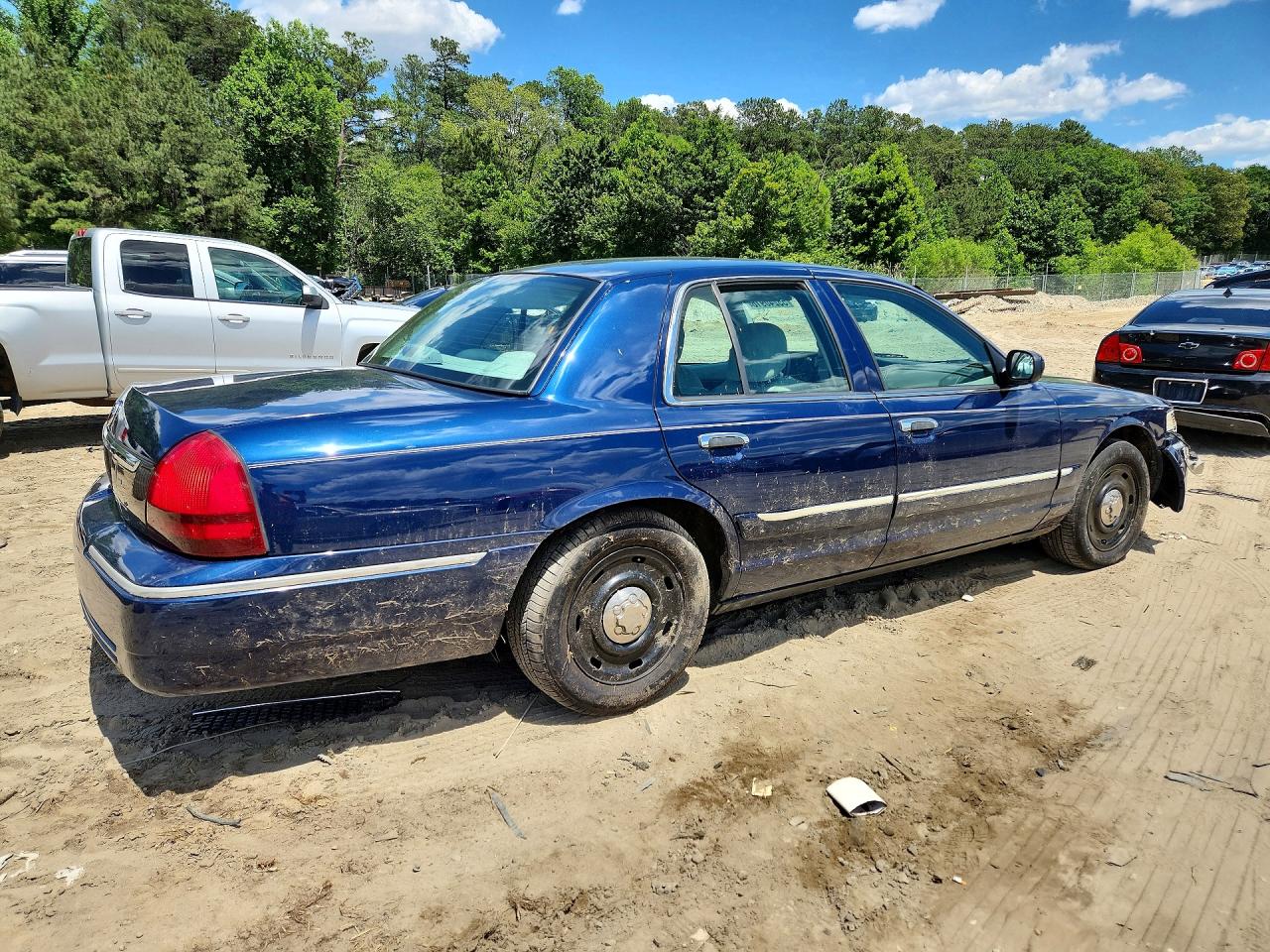 2004 Mercury Grand Marquis Gs Blue vin: 2MEFM74W24X623826