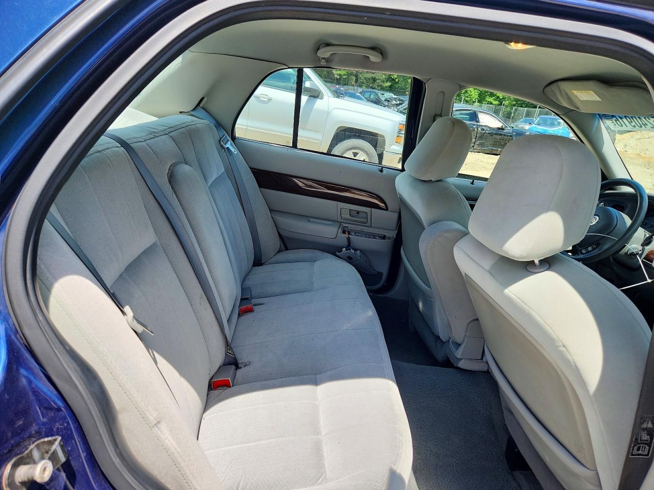 2004 Mercury Grand Marquis Gs Blue vin: 2MEFM74W24X623826