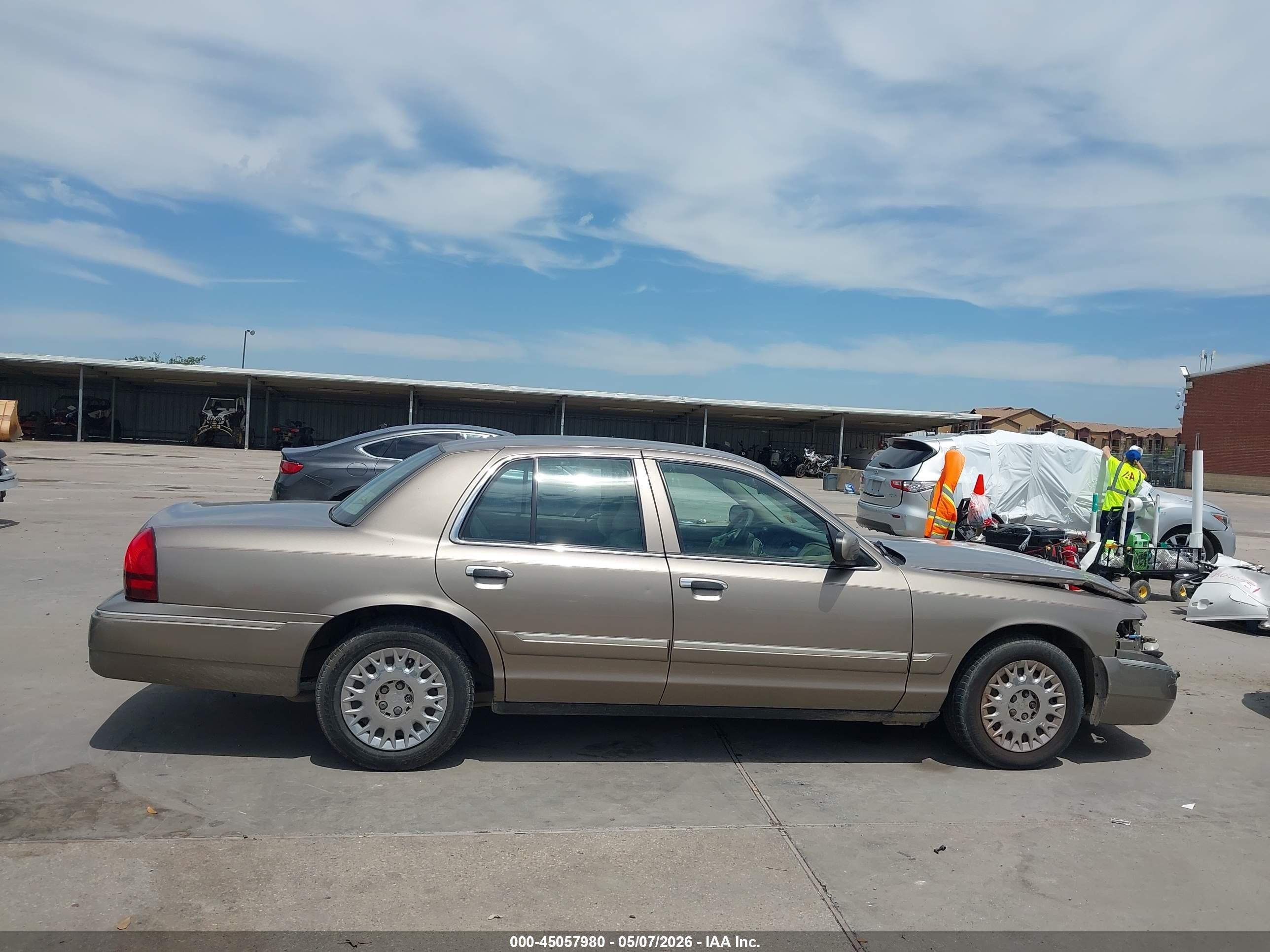 2004 Mercury Grand Marquis Gs Brown vin: 2MEFM74W24X630033