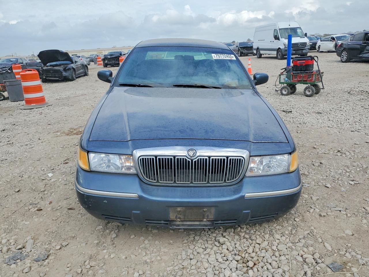 1998 Mercury Grand Marquis Blue vin: 2MEFM74W2WX616572