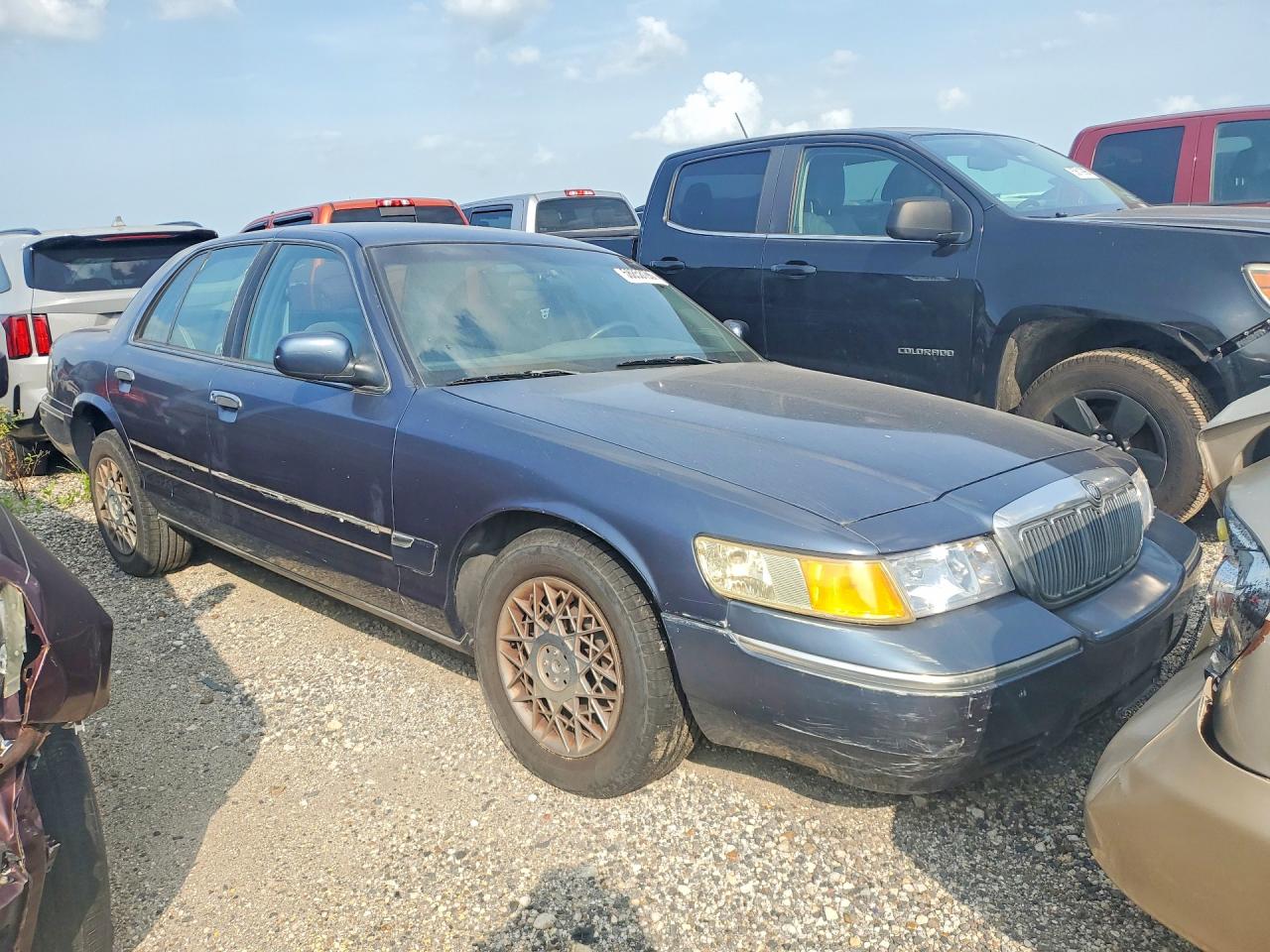 1998 Mercury Grand Marquis Blue vin: 2MEFM74W2WX616572