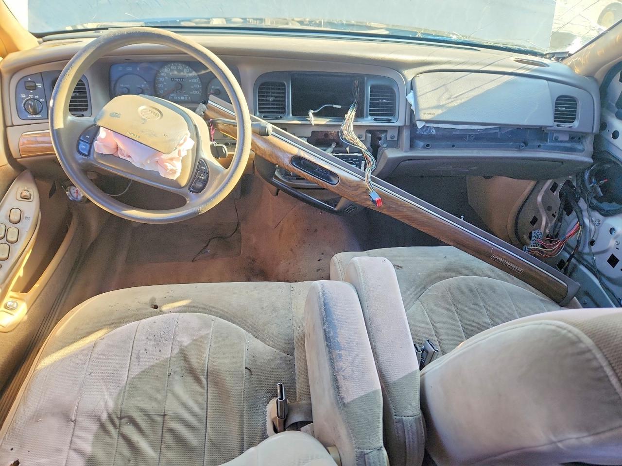 1998 Mercury Grand Marquis Gs Silver vin: 2MEFM74W2WX620198