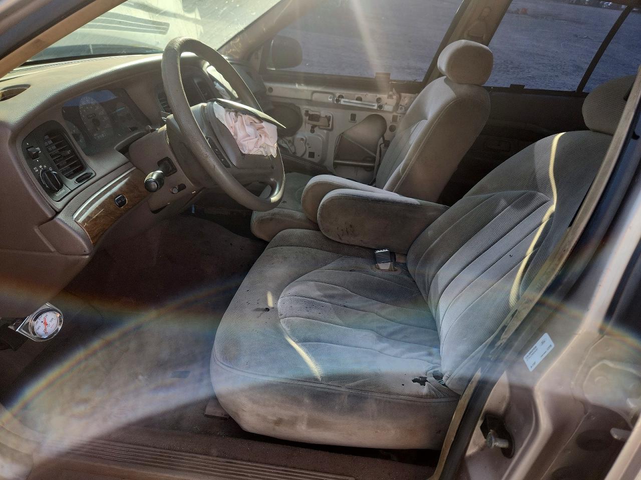 1998 Mercury Grand Marquis Gs Silver vin: 2MEFM74W2WX620198