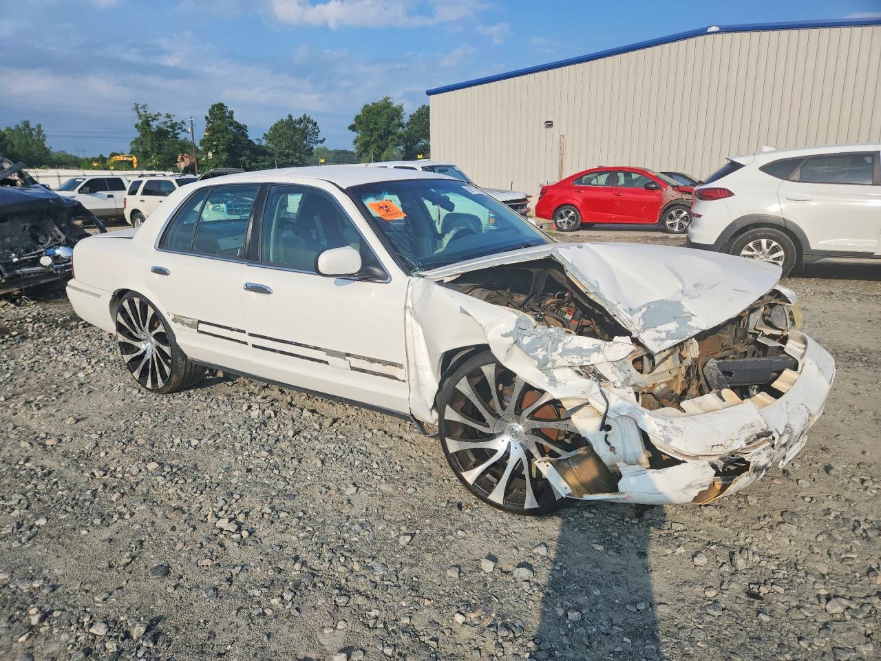 1998 Mercury Grand Marquis Gs Белый vin: 2MEFM74W2WX623246