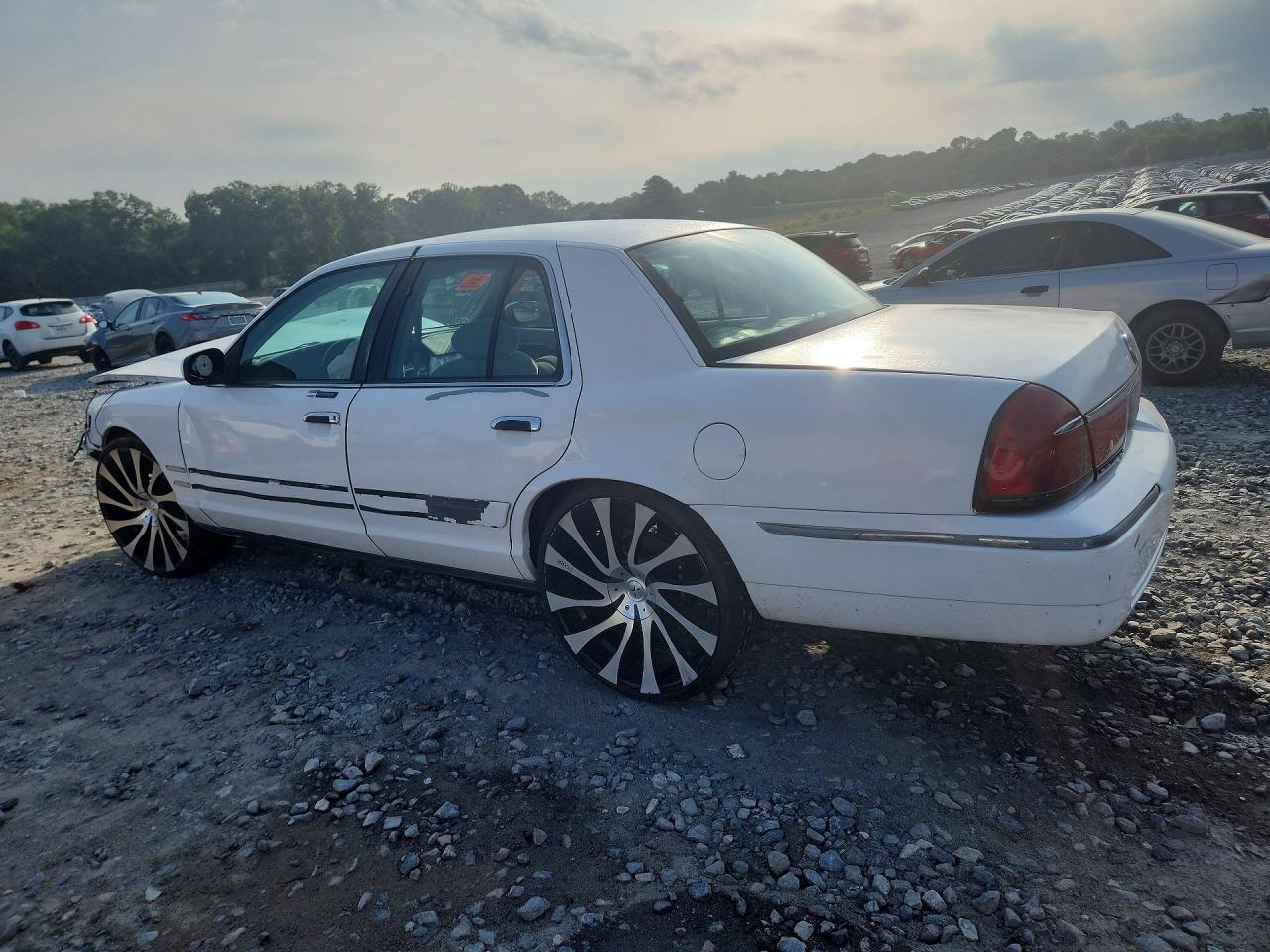 1998 Mercury Grand Marquis Gs Белый vin: 2MEFM74W2WX623246