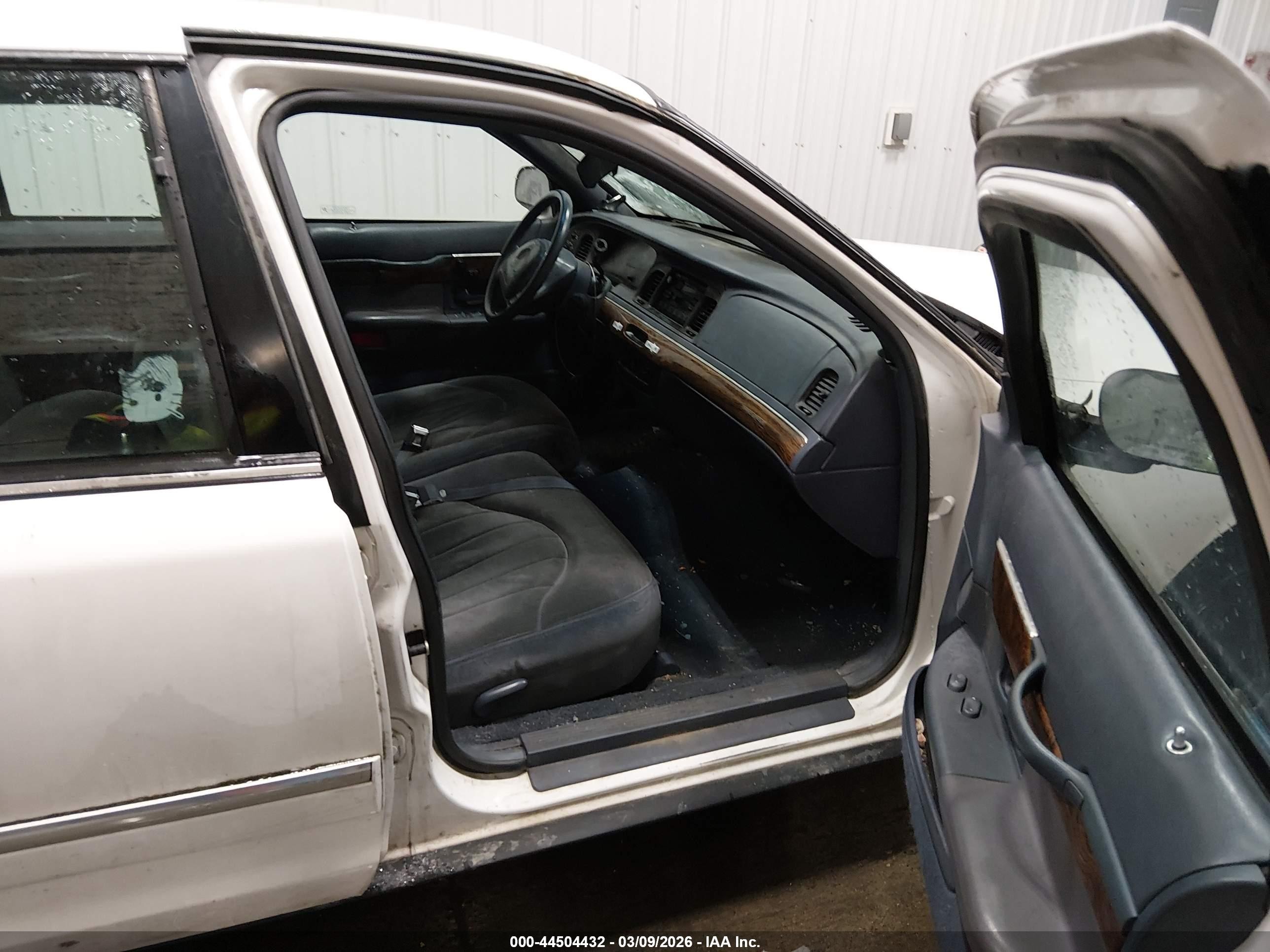 1998 Mercury Grand Marquis   White vin: 2MEFM74W2WX663715