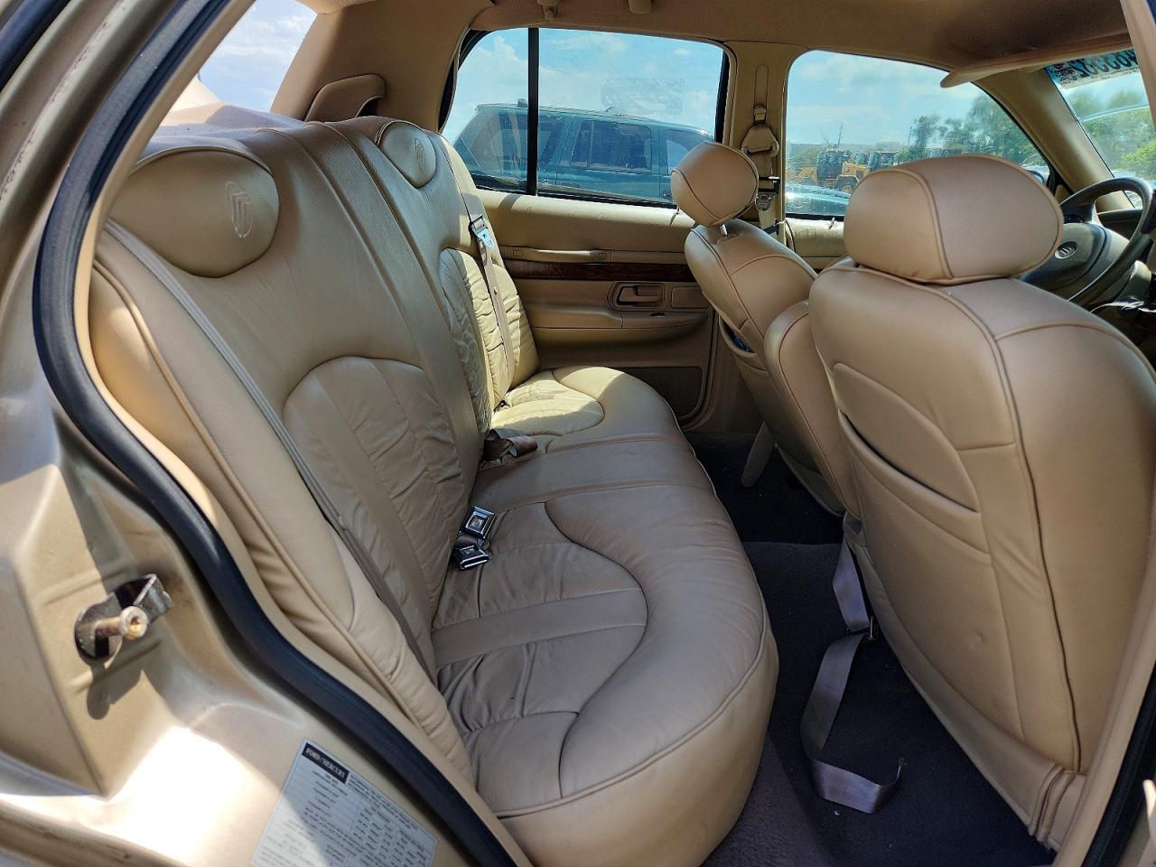 1999 Mercury Grand Marquis Gs Gold vin: 2MEFM74W2XX656636
