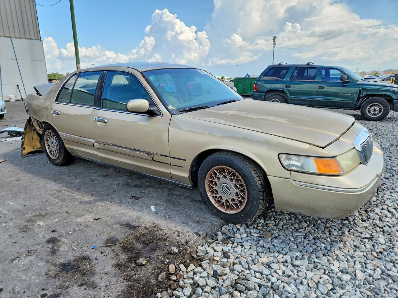 1999 Mercury Grand Marquis Gs Gold vin: 2MEFM74W2XX656636
